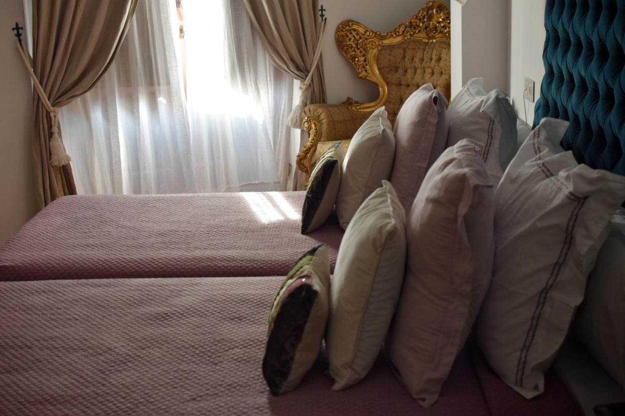Chambre Double avec Salon et Balcon