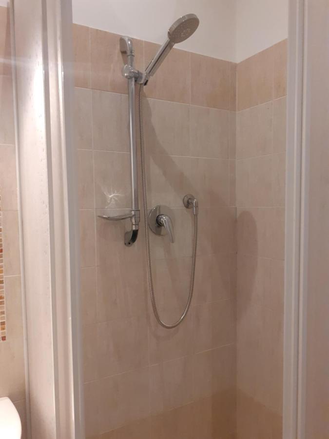 Camera Matrimoniale con Bagno Privato Esterno