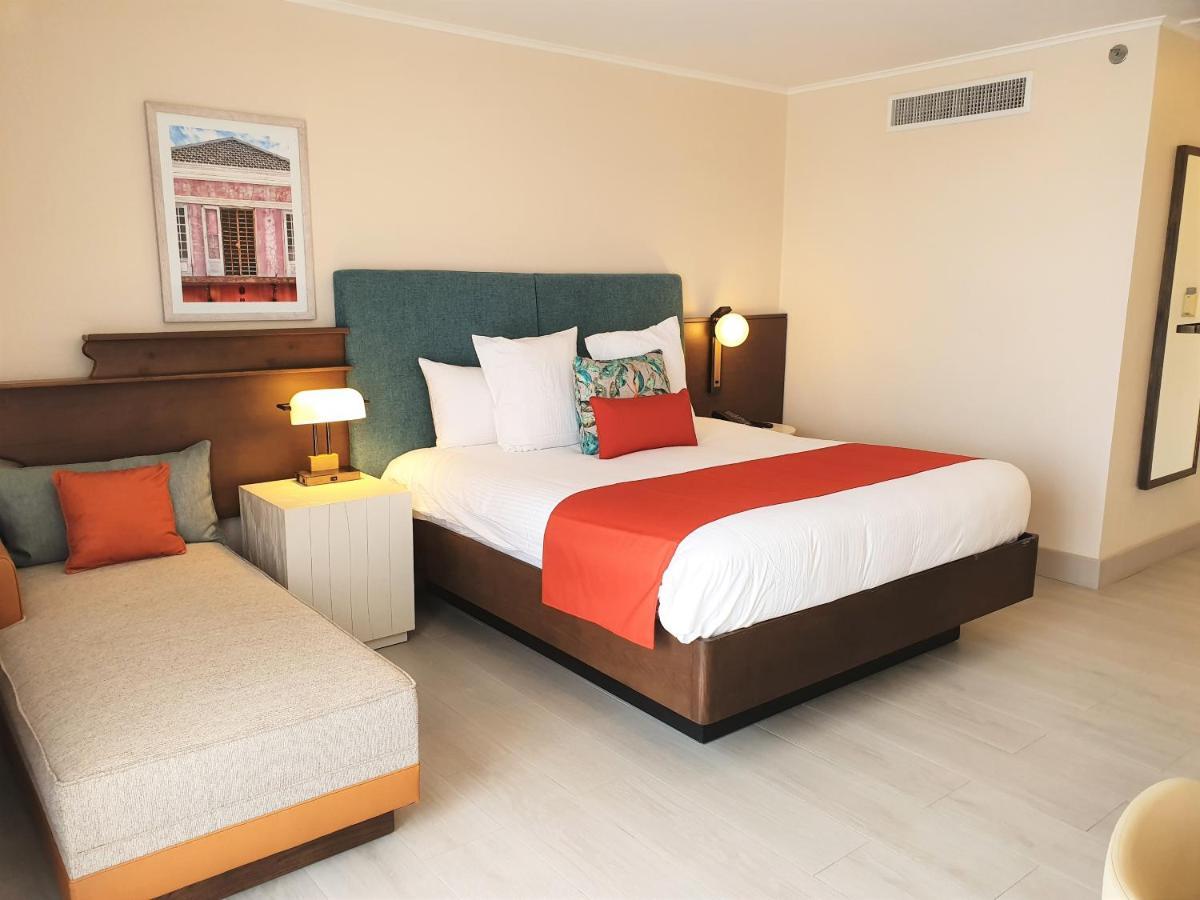 Quarto Deluxe com Cama King-size e Vista da Ilha