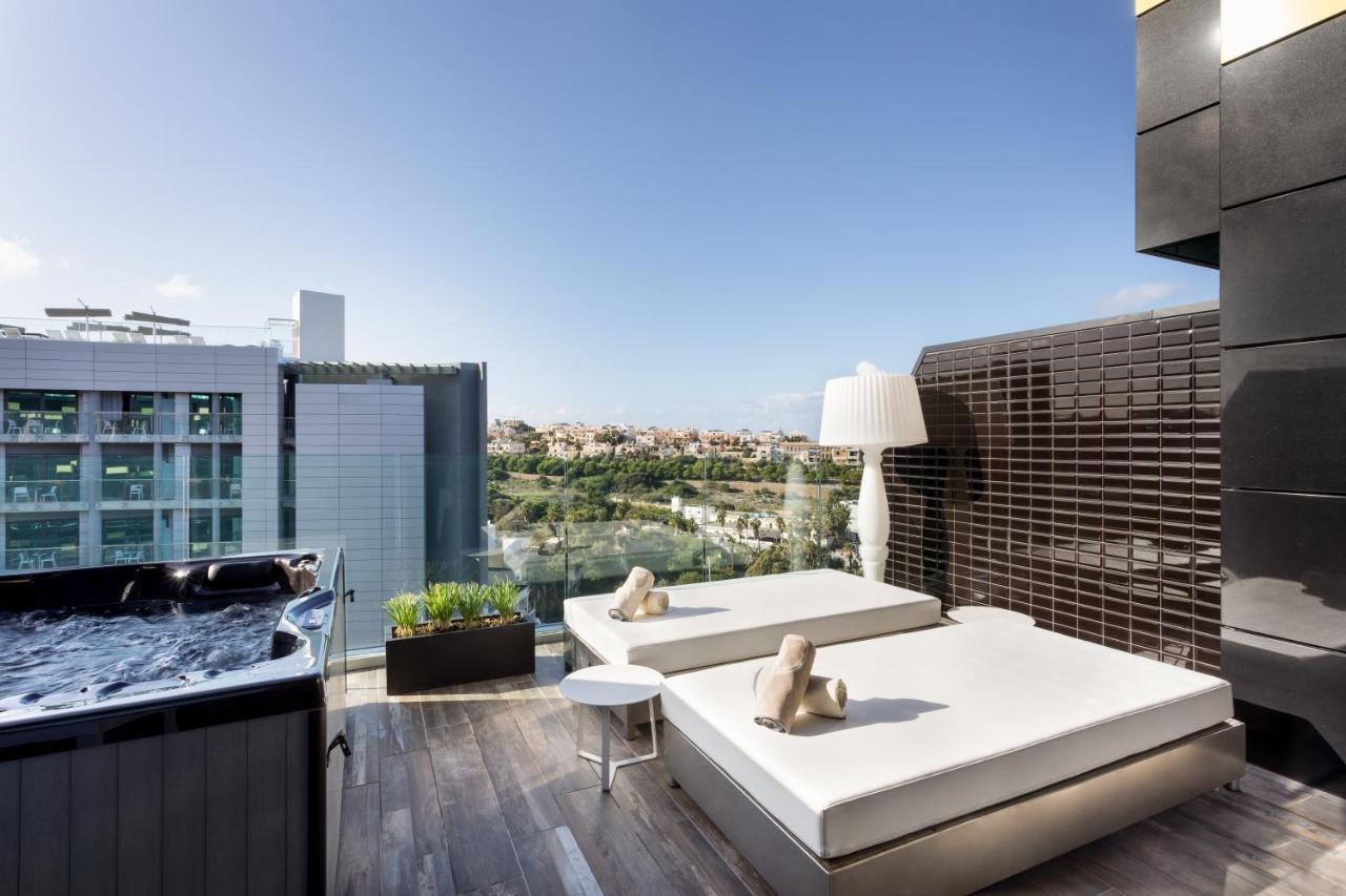 Suite Superior con terraza y bañera de hidromasaje - Ático