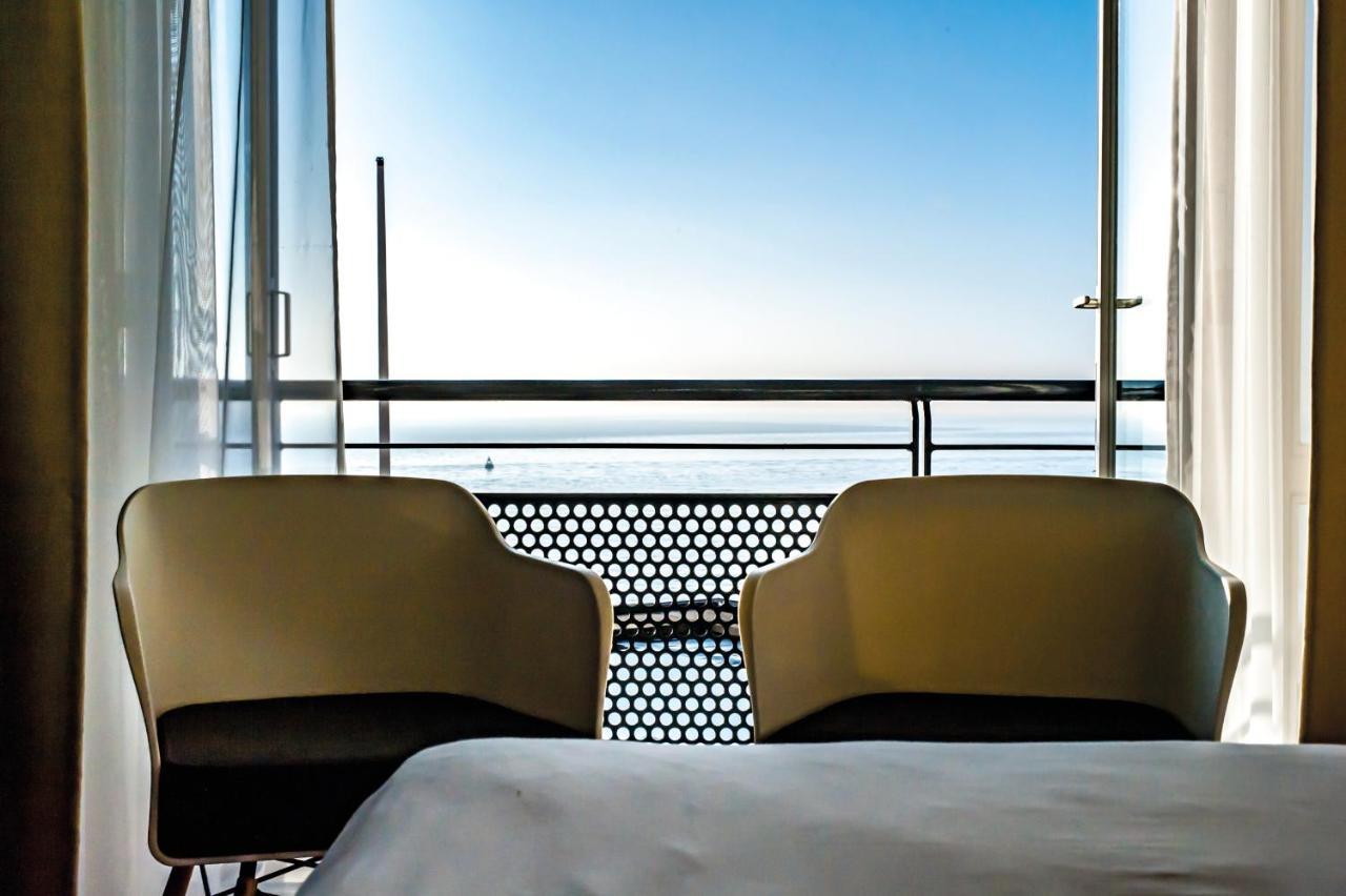 Tweepersoonskamer met Balkon en Uitzicht op Zee
