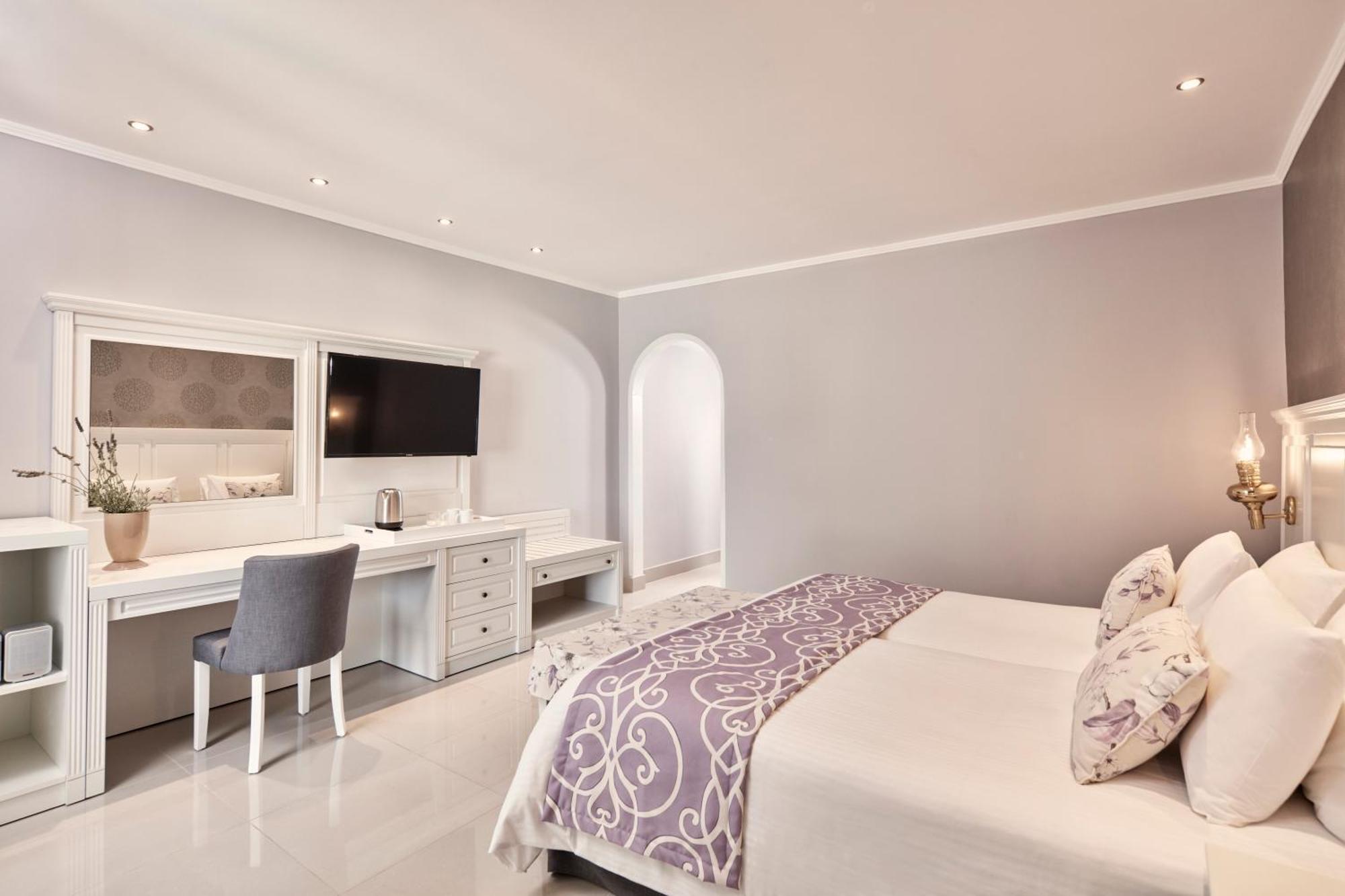 Kamer in Landelijke Stijl met Uitzicht op Zee