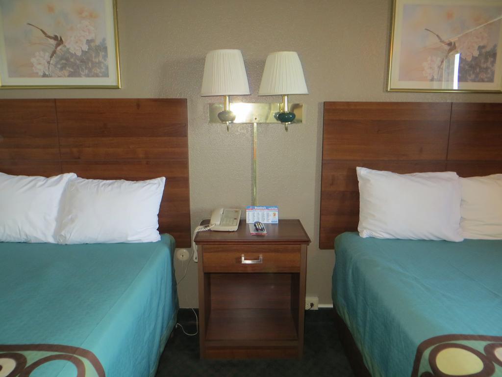 Double Room with Two Double Beds - Mobility Access/Non-Smoking,692439909:JPEG