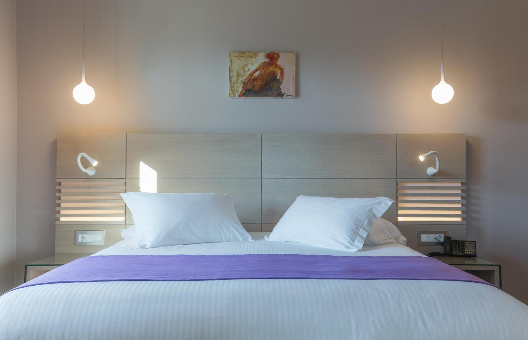 Deluxe Double or Twin Room Partial Lake View,1214929672:JPEG