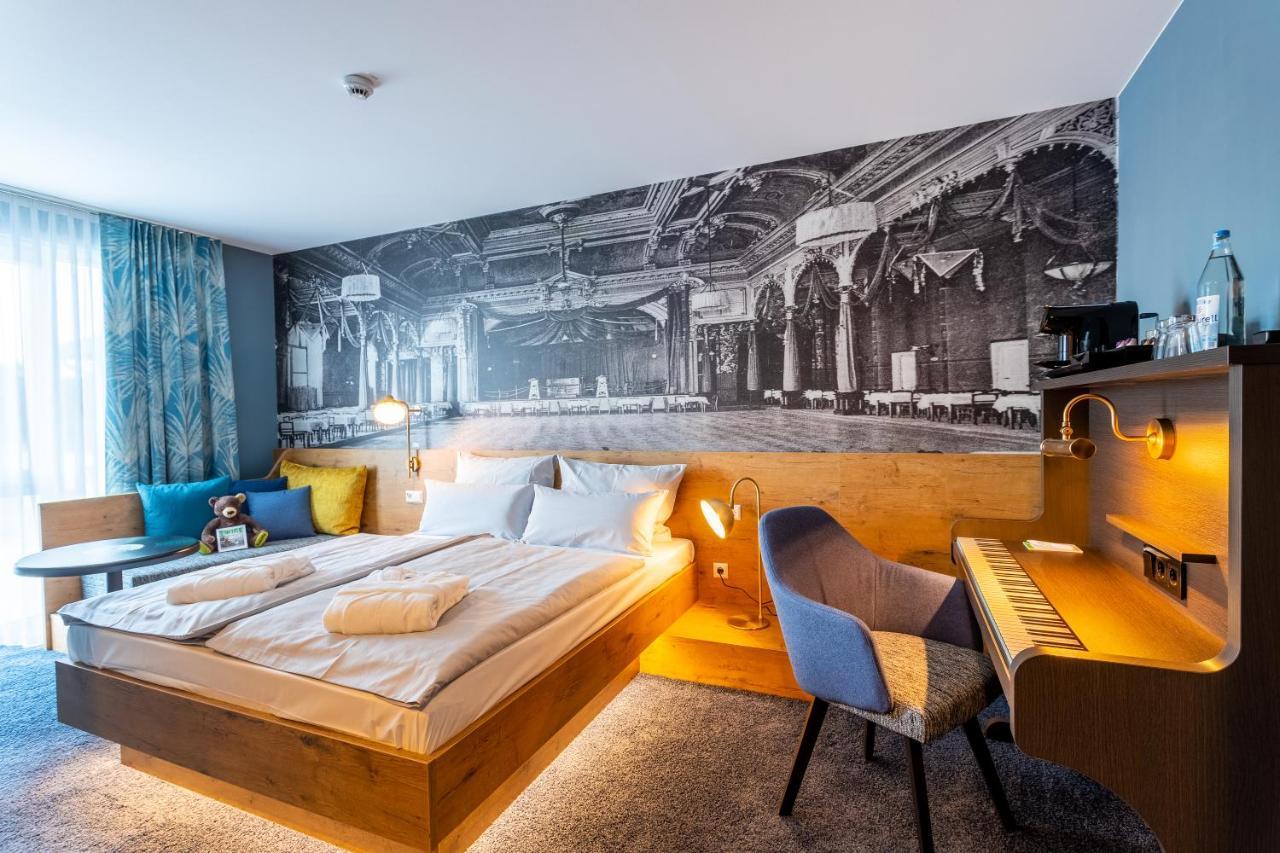Doppelzimmer „MIGHTY" mit Kaffeemaschine und ruhiger Lage