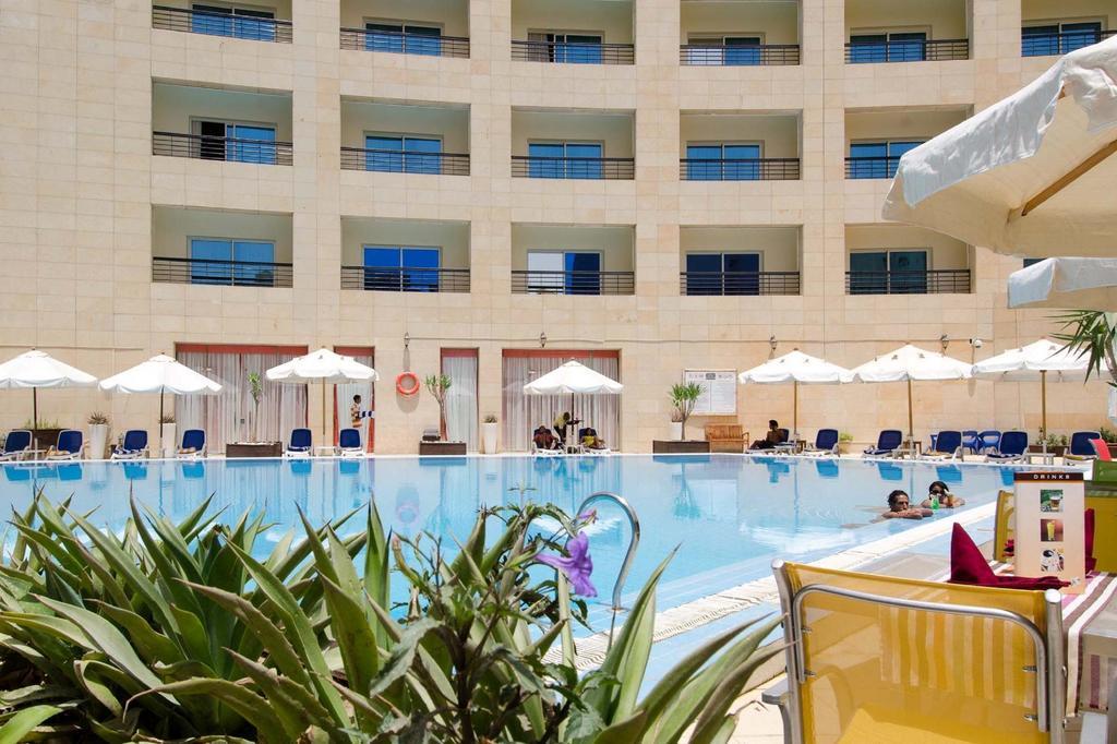 Habitación Estándar con vistas a la piscina - Solo para egipcios y residentes