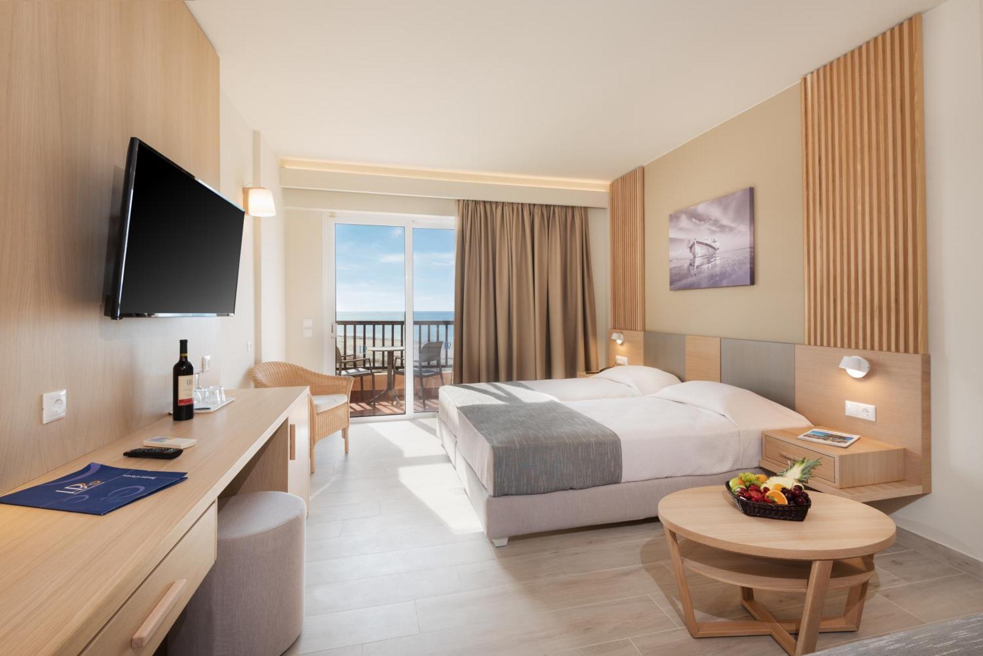 Tweepersoonskamer met 1 of 2 Bedden en Uitzicht op Zee
