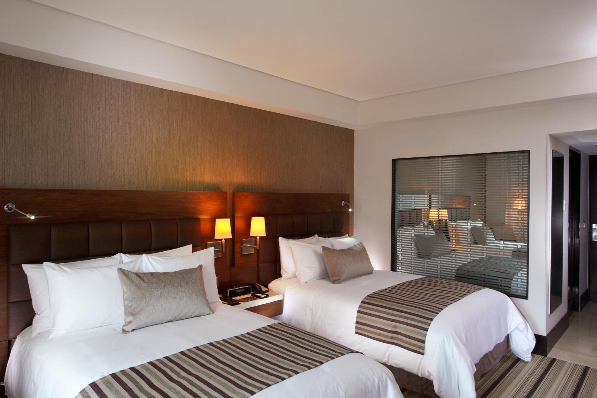 Deluxe Guest room, 2 Double, City view