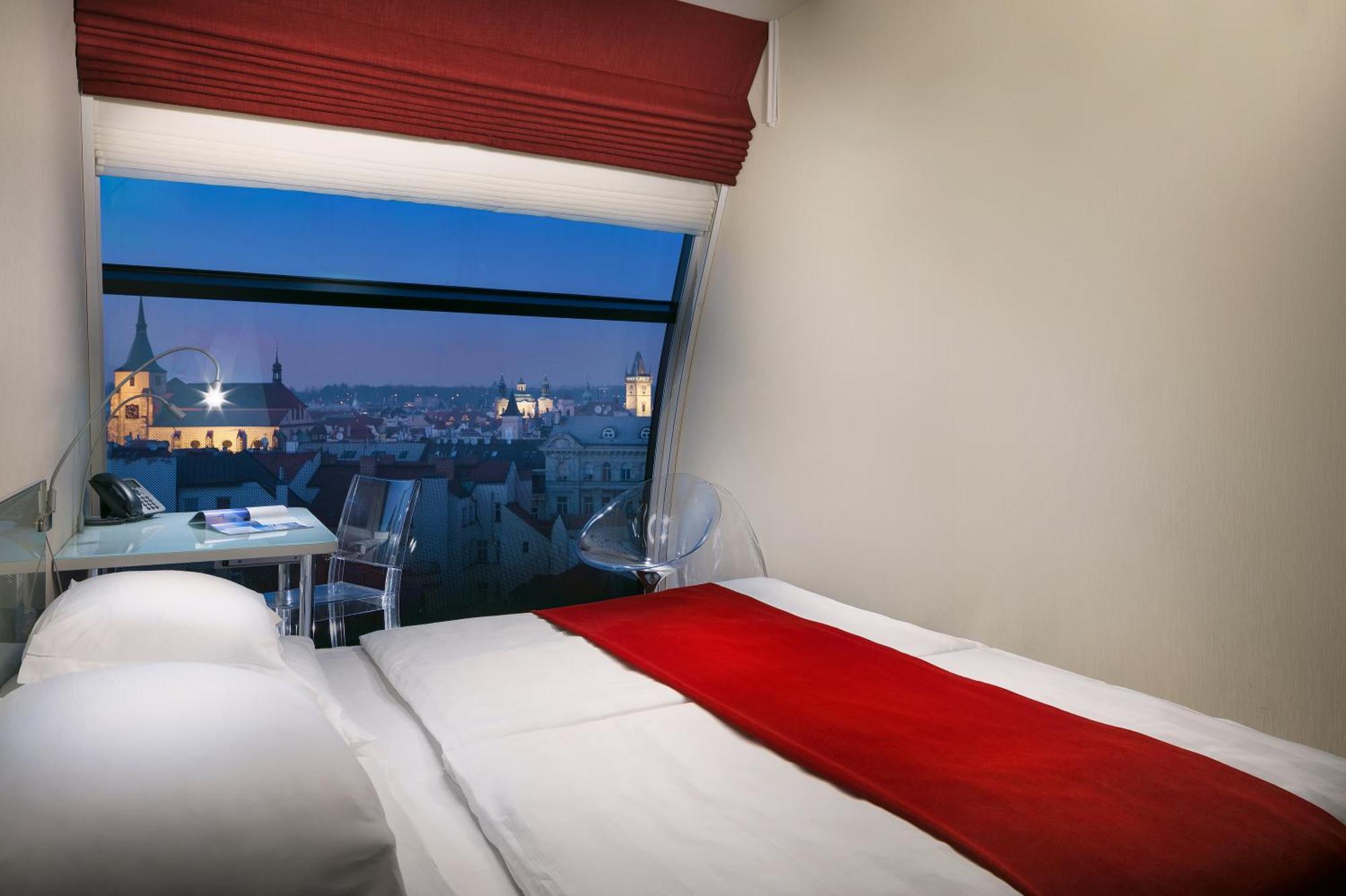 Quarto Superior com Cama de Casal ou 2 de Solteiro e Vista da Cidade