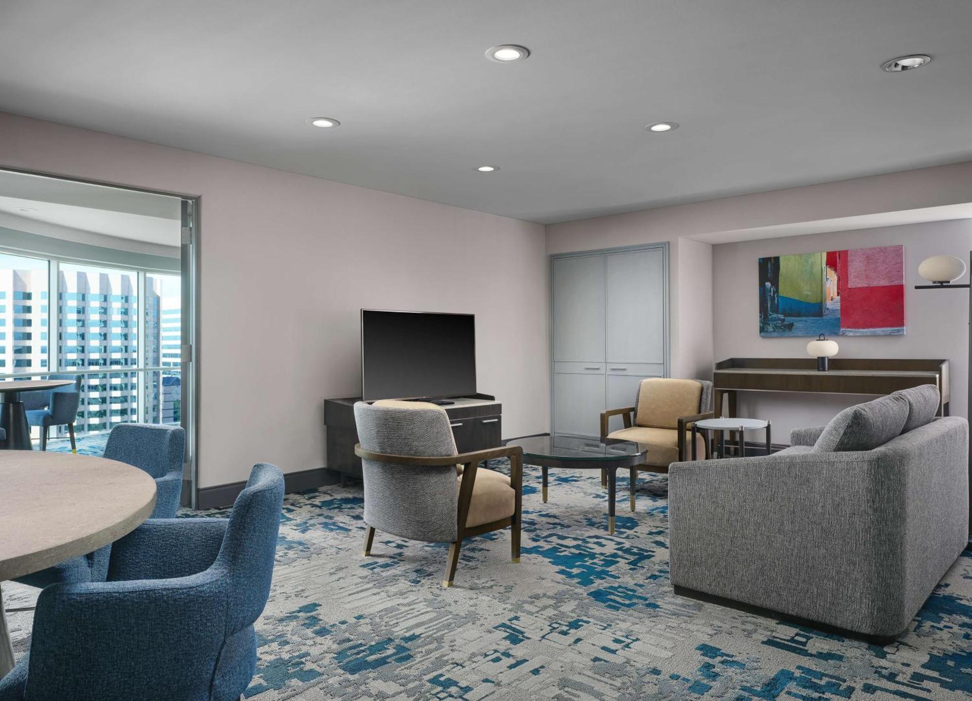 Luxury One-Bedroom Suite,1657149897:JPEG