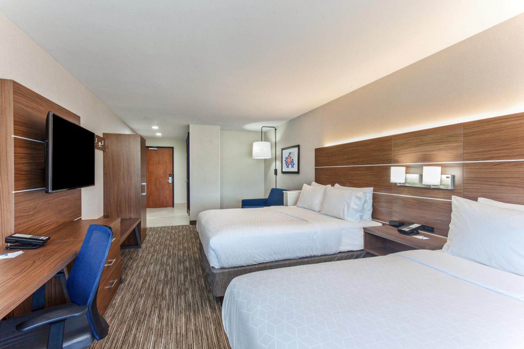 Queen Room with Two Queen Beds and Sofa Bed