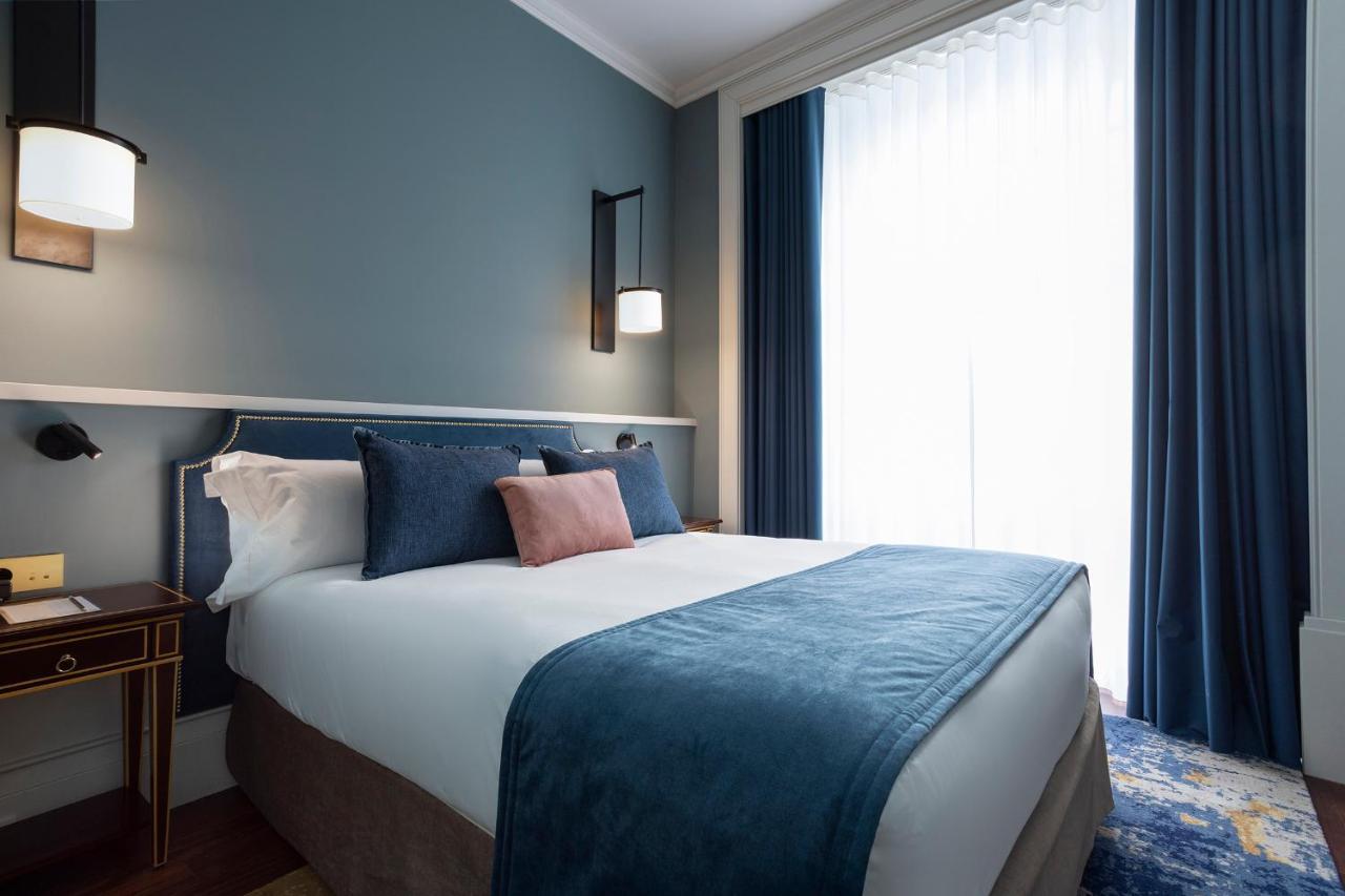 Quarto com Cama de Casal ou 2 de Solteiro