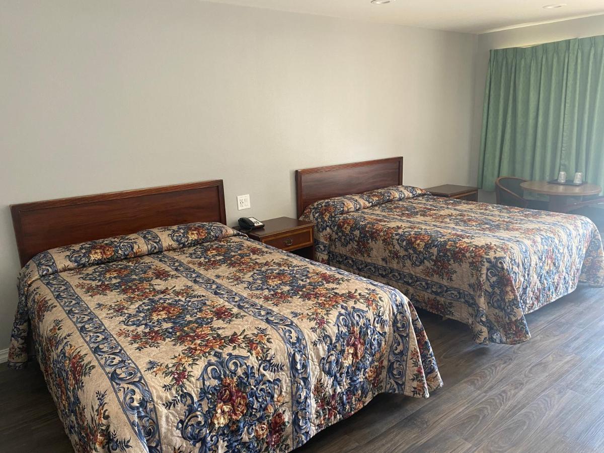 Deluxe Queen Room with Two Queen Beds