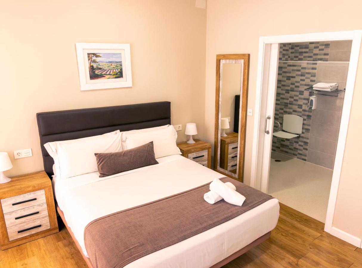 Standard Queen Room