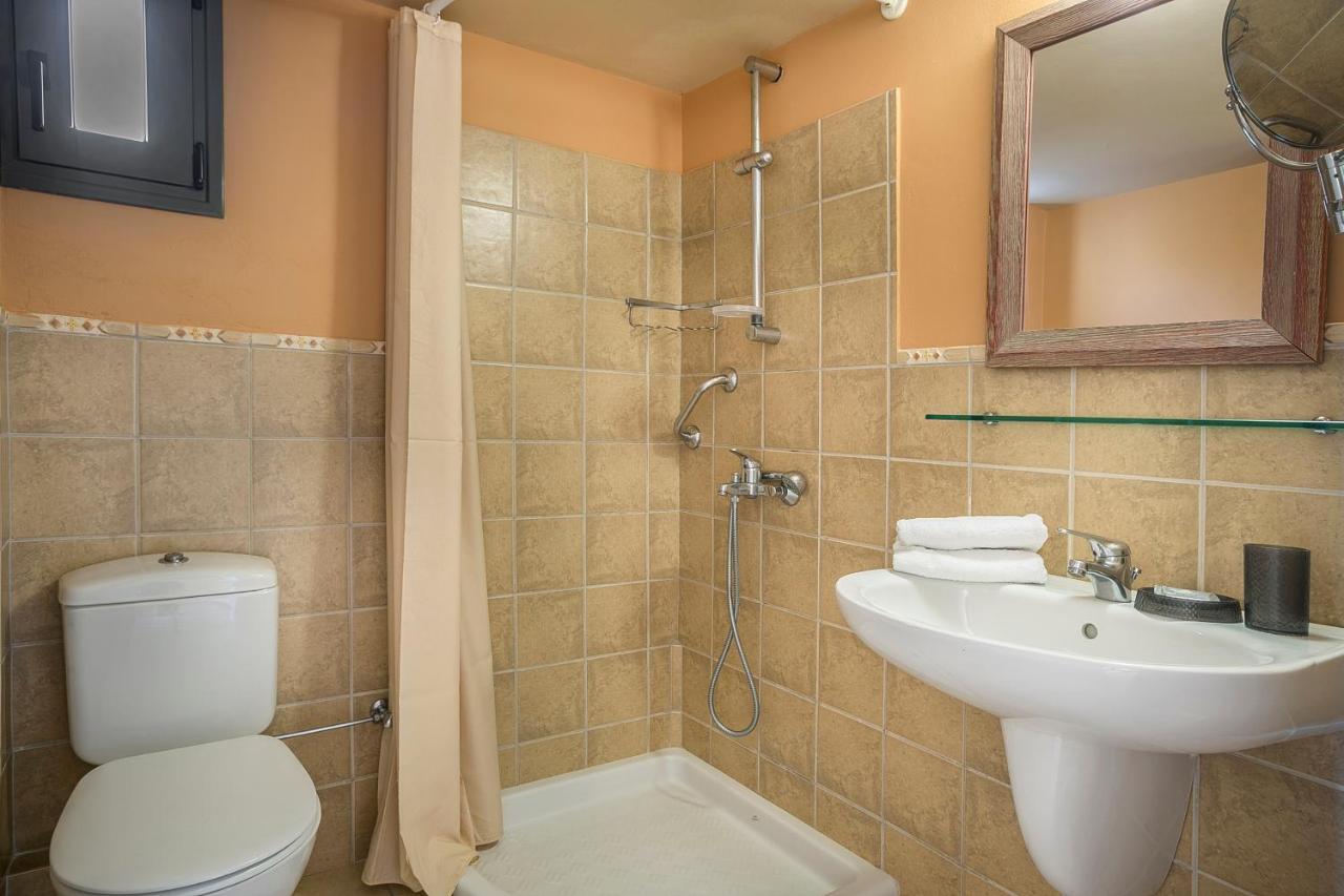 Double or Twin Room with Partial Sea View