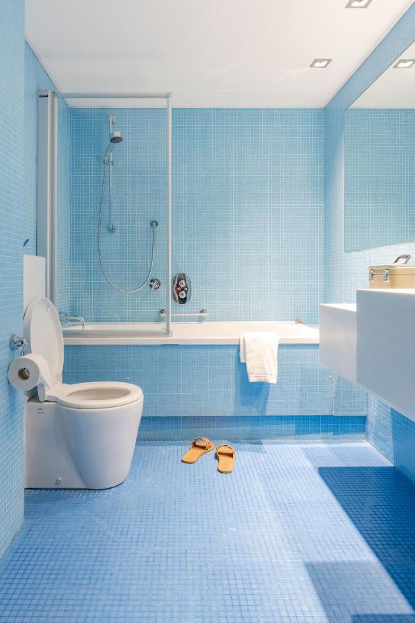 Junior Suite with sea view & bath,1333533647:JPEG