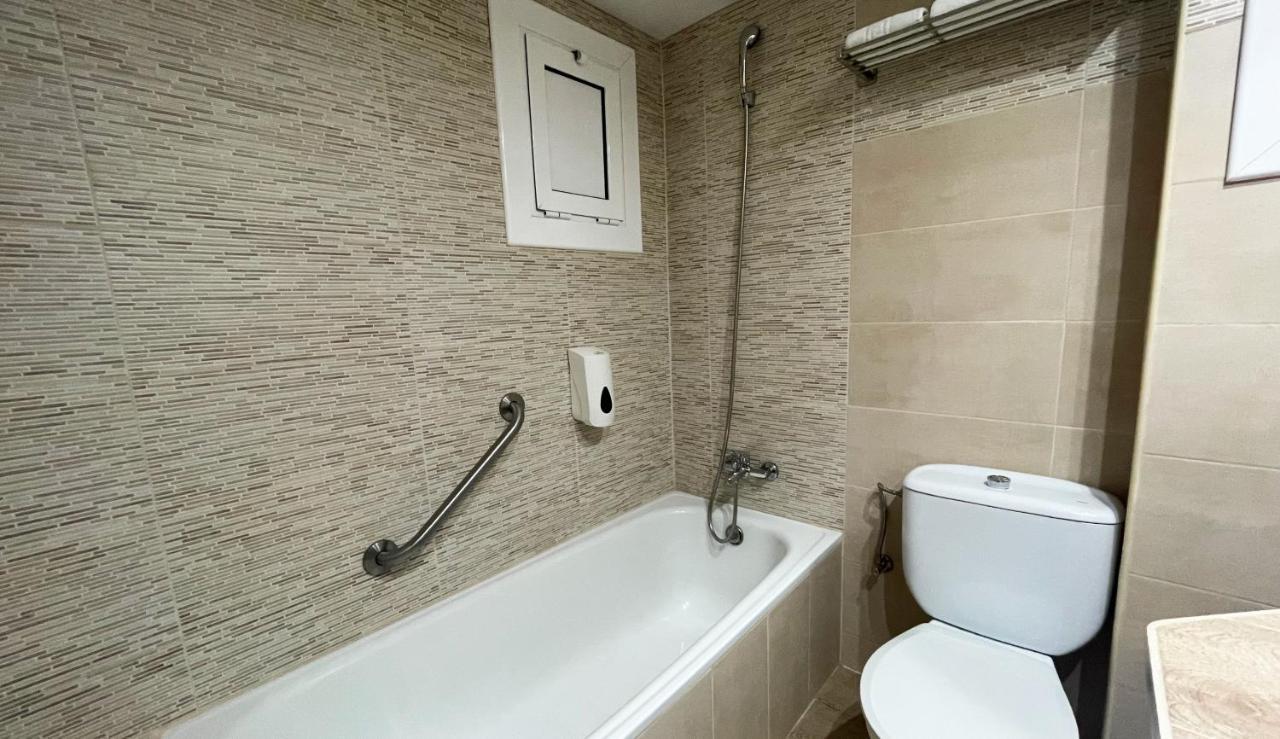 Zweibettzimmer mit Zustellbett (2 Erwachsene & 1 Kind)