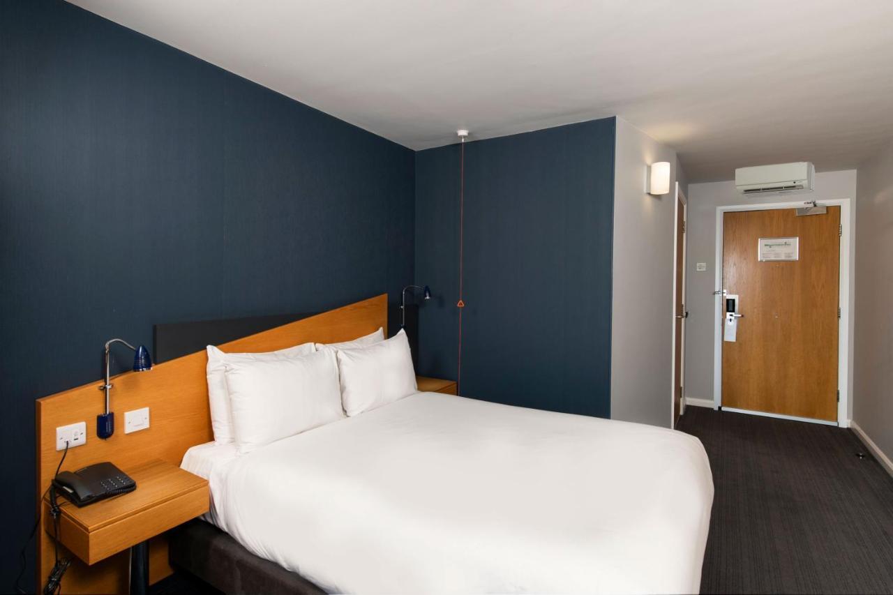 Standard Double Room with Free Hot Breakfast - Accessible,1592876019:JPEG
