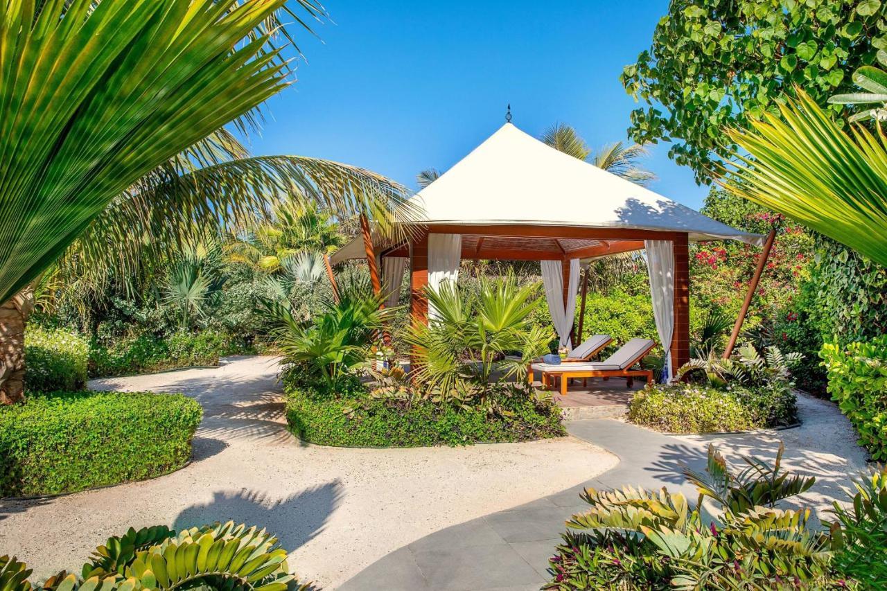 Zelt-Villa Al Naseem mit 1 Schlafzimmer mit 1 Kingsize-Bett, Schlafsofa, eigenem Pool und Cabana am Pool