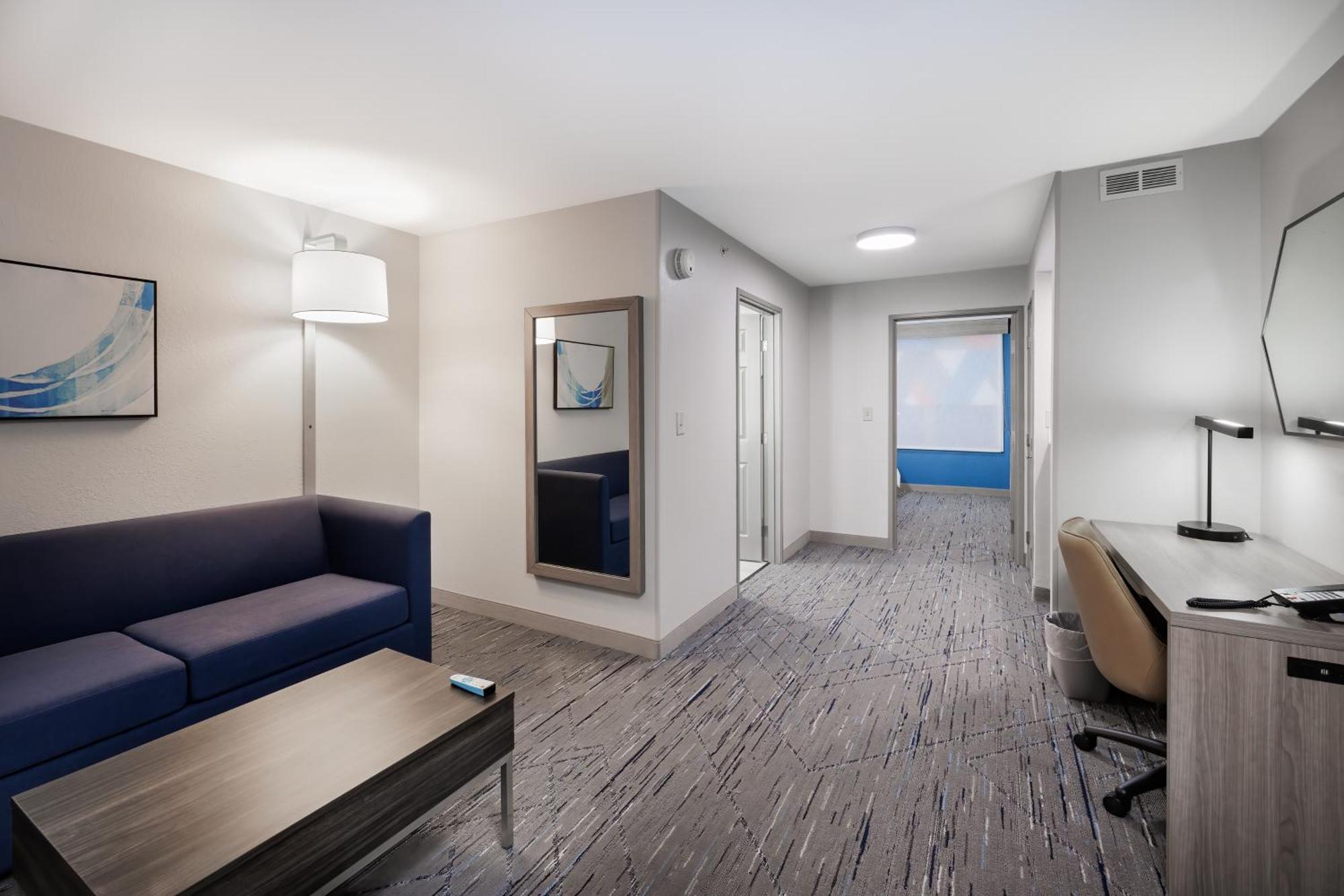 One-Bedroom King Suite