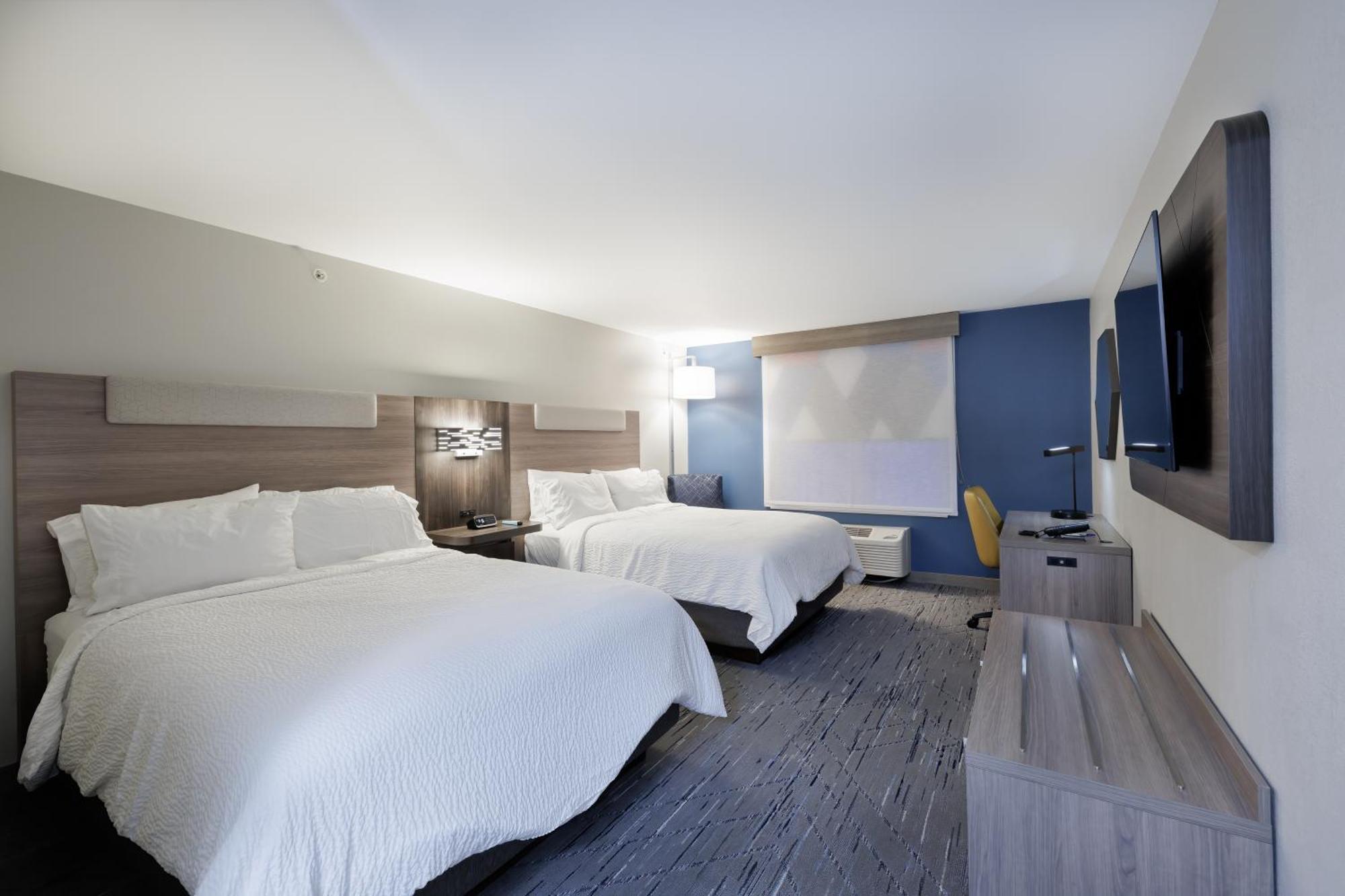 Standard Room with Two Queen Beds
