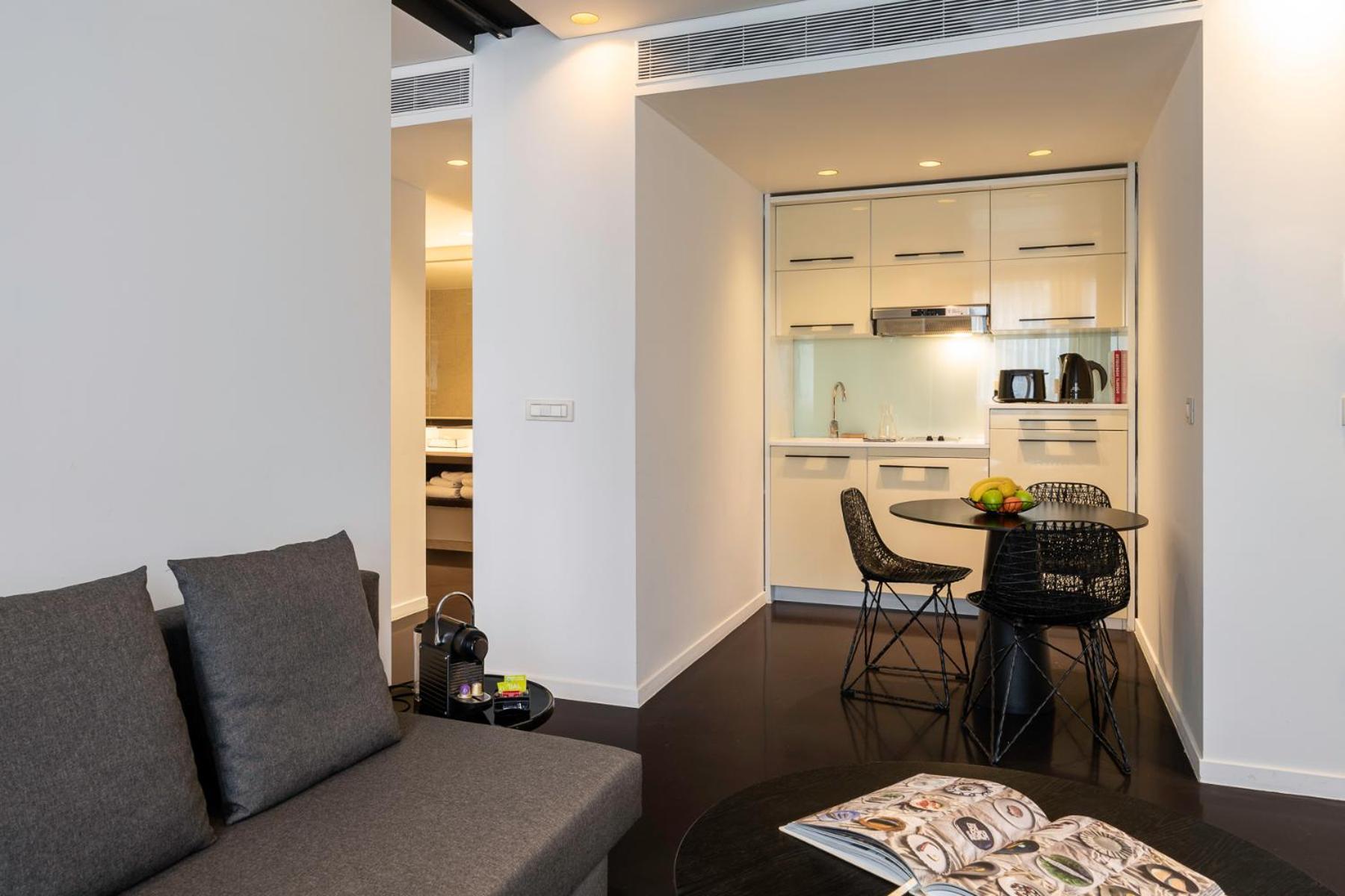 One-Bedroom Apartment