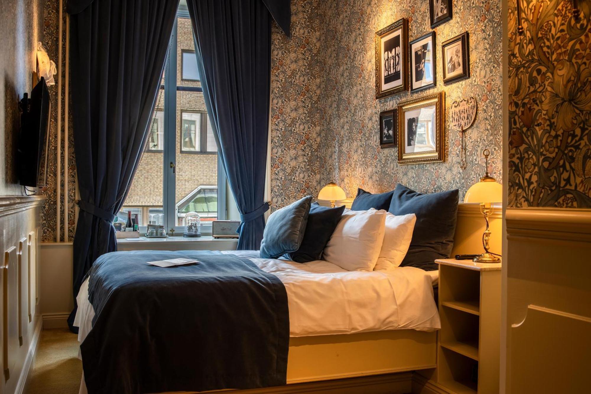 Petite Double Room