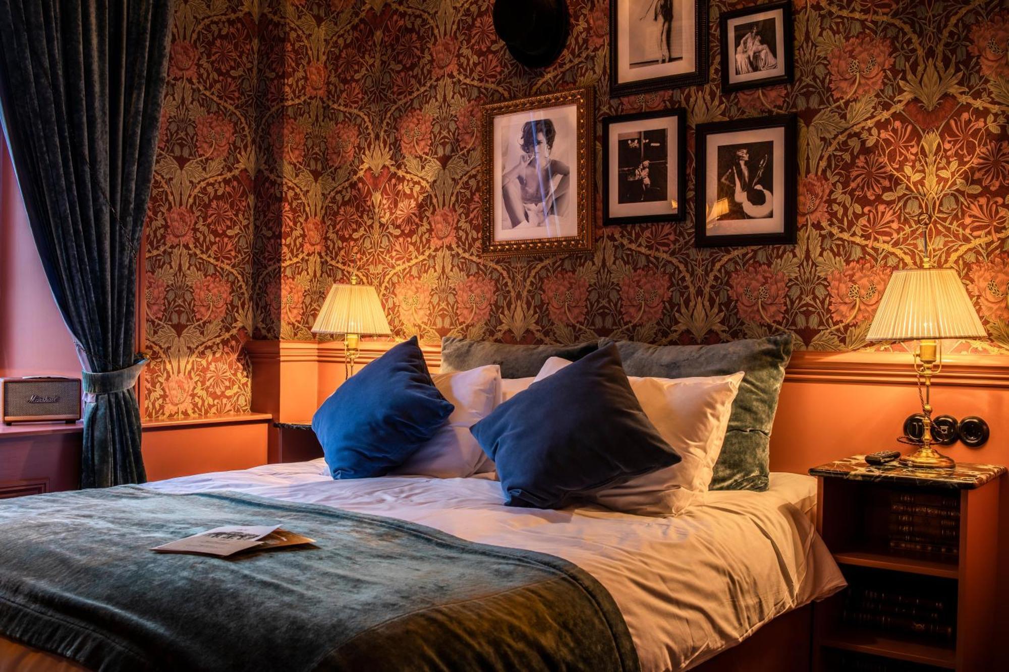 Petite Double Room,1520405608:JPEG