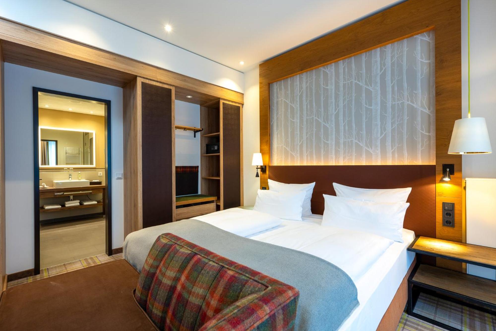 Junior King Suite,1593784829:JPEG