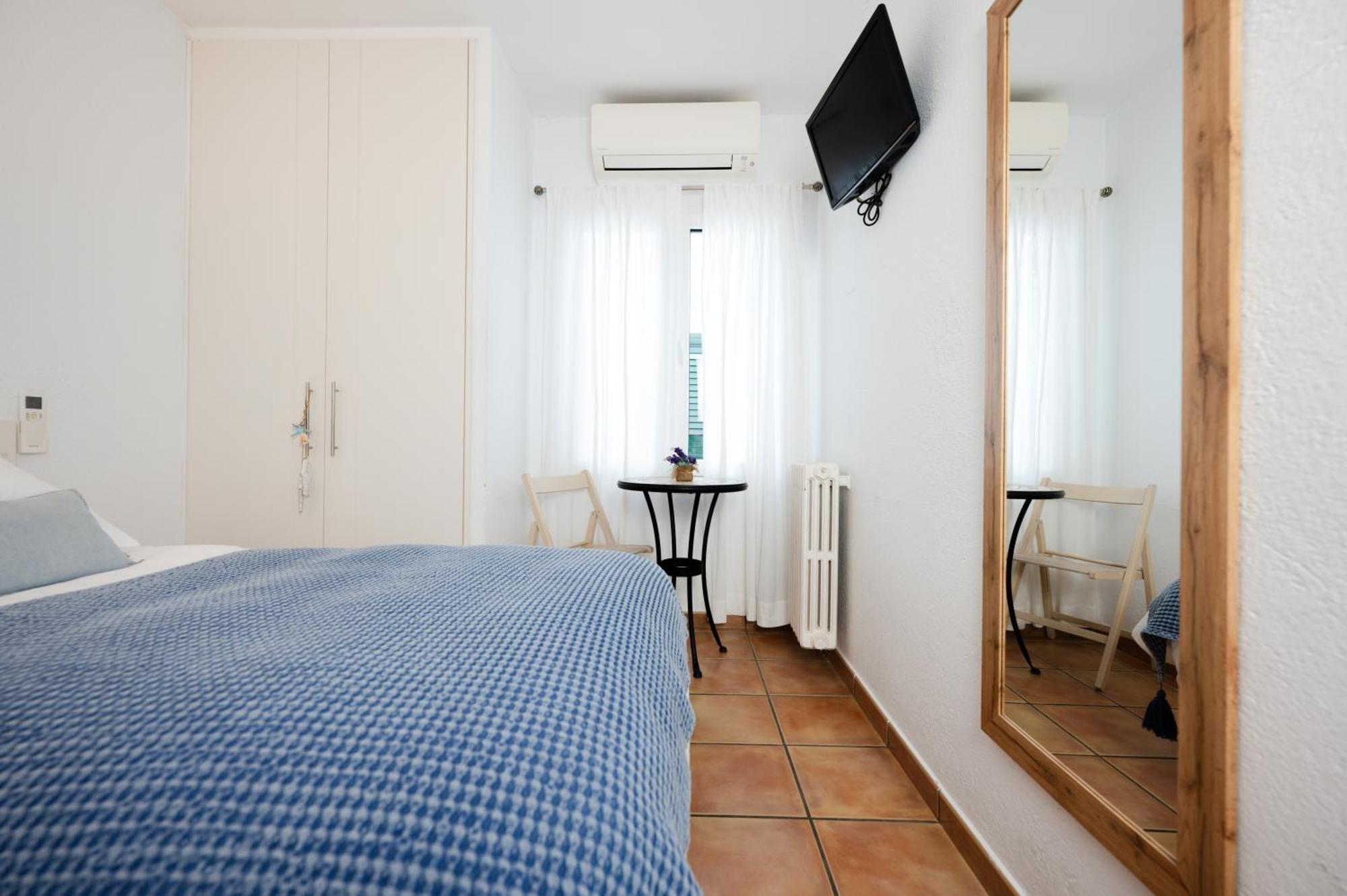 Quarto Individual com Banheiro Privativo