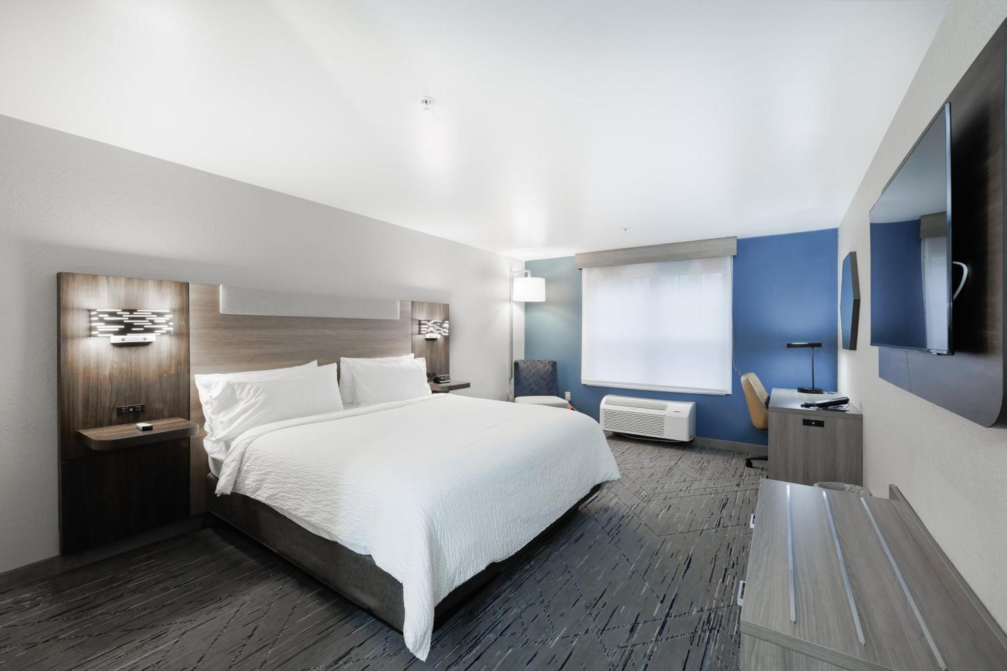 Standard King Room