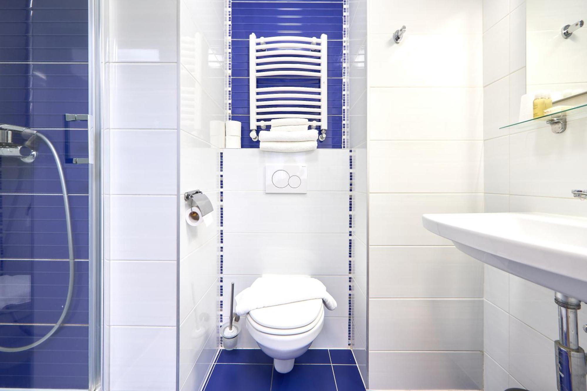 Double Room,1537892515:JPEG