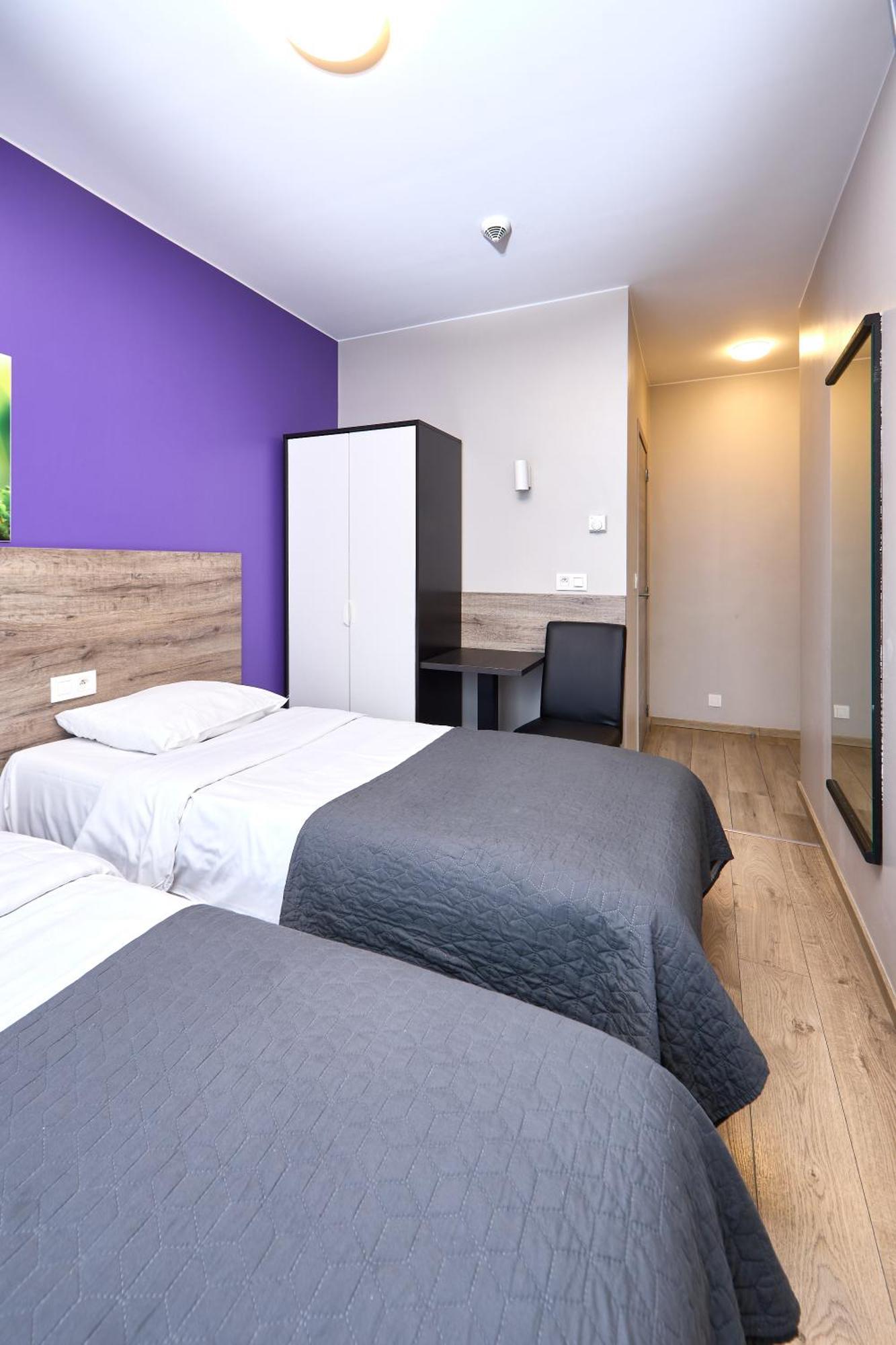 Twin Room,1537892674:JPEG