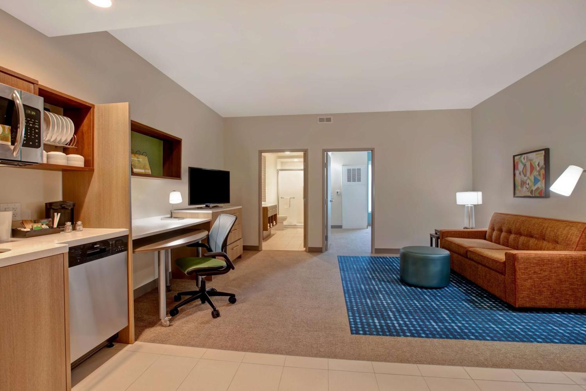 One-Bedroom King Suite - Non-Smoking