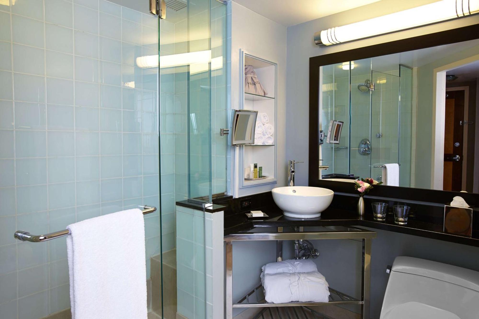 Estudio con cama extragrande