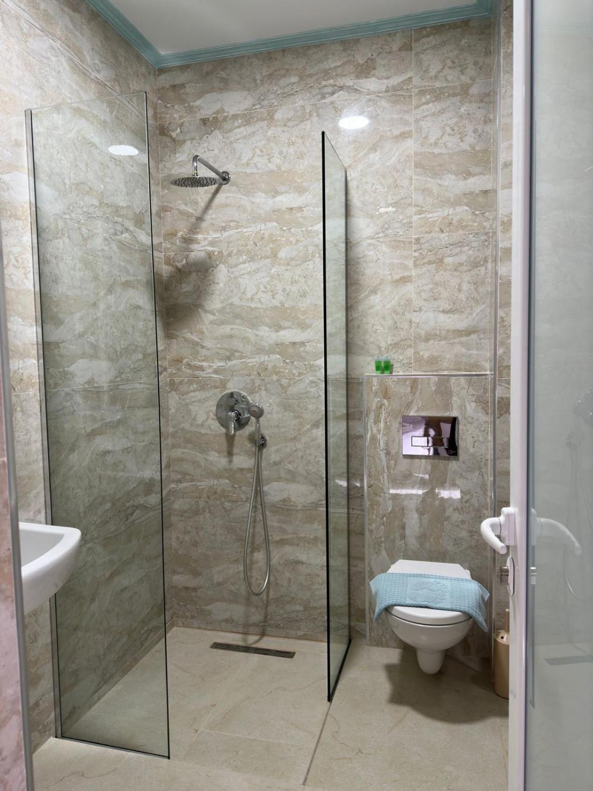 Quadruple Room with Balcony,1572811691:JPEG