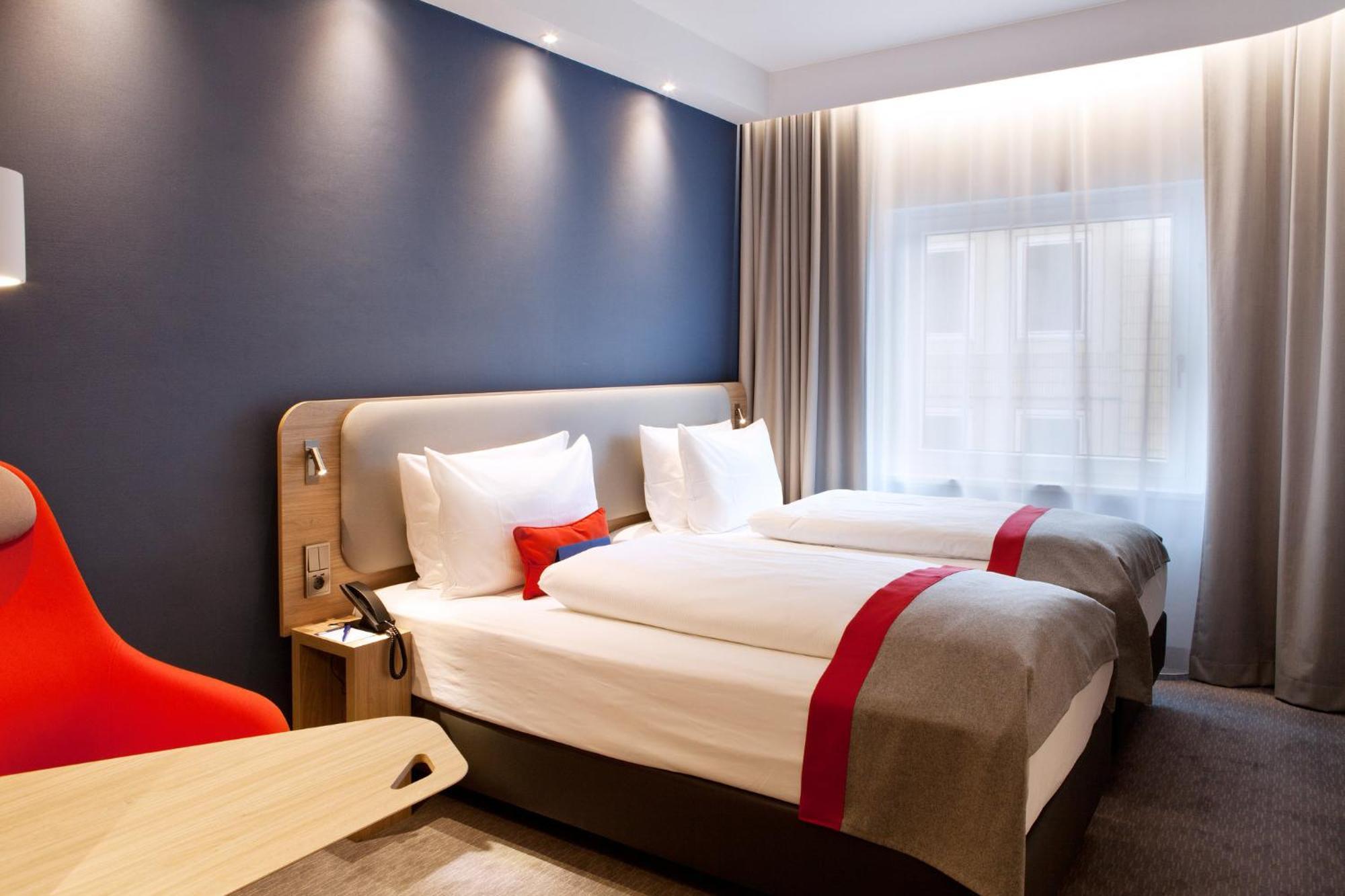 Standard Queen Room - High Floor