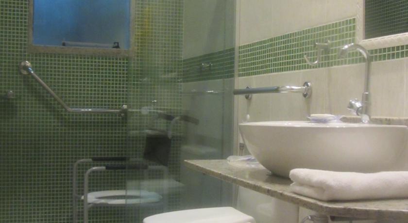 Queen Room - Disability Access,173908236:JPEG