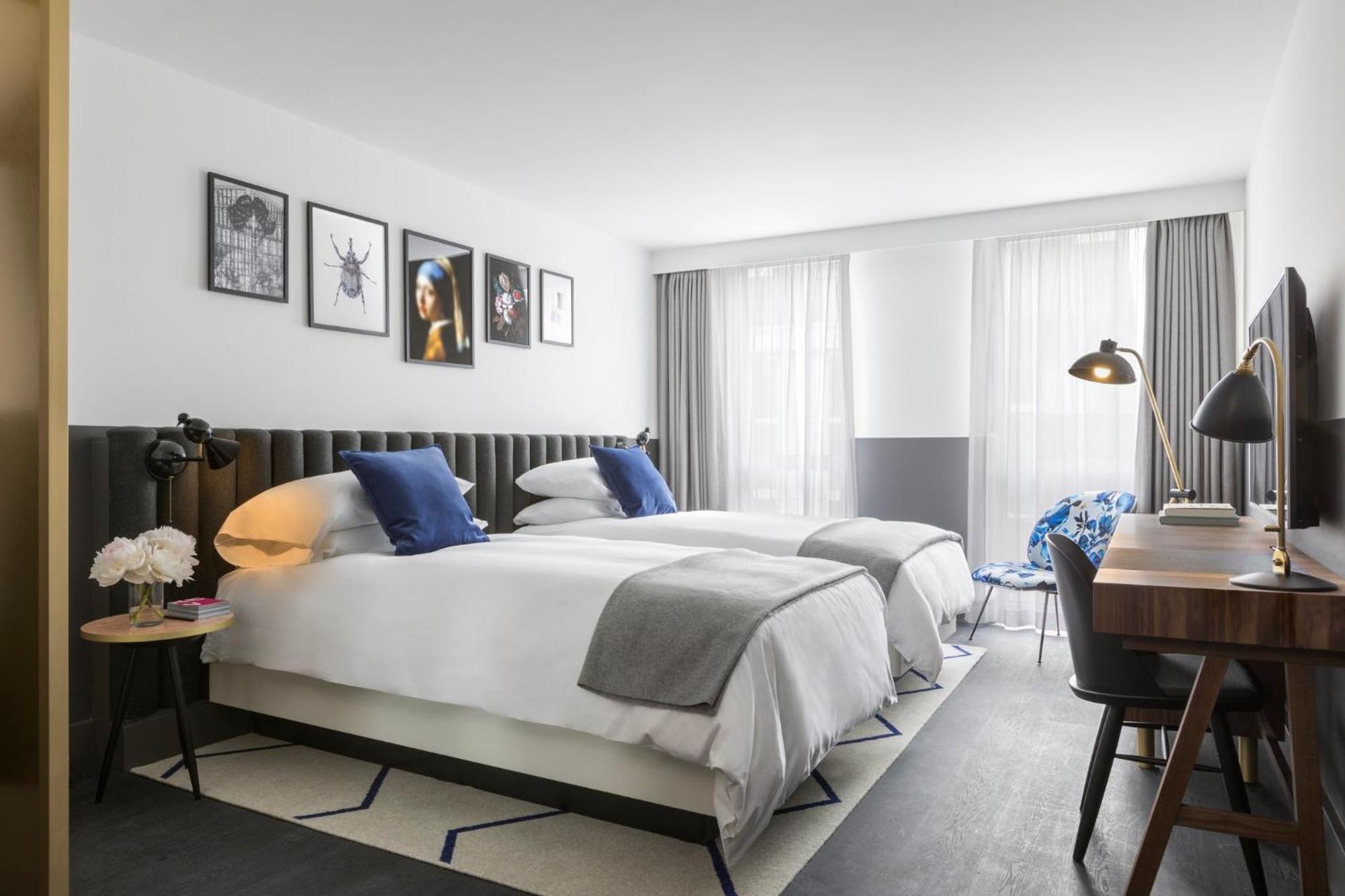 Quarto Premium com 2 Camas de Solteiro