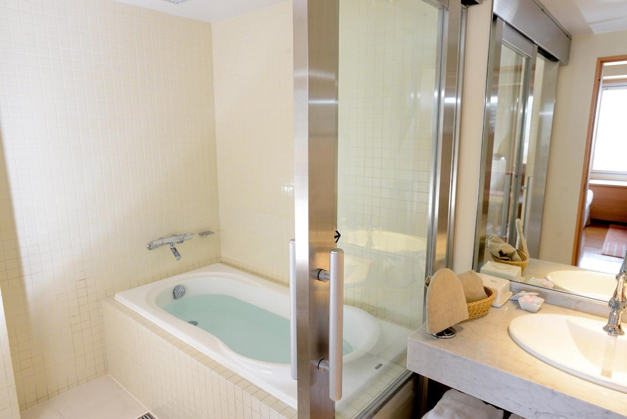 Executive Floor Family Room with City View (2 Adults) - Non-Smoking,1455863053:JPEG