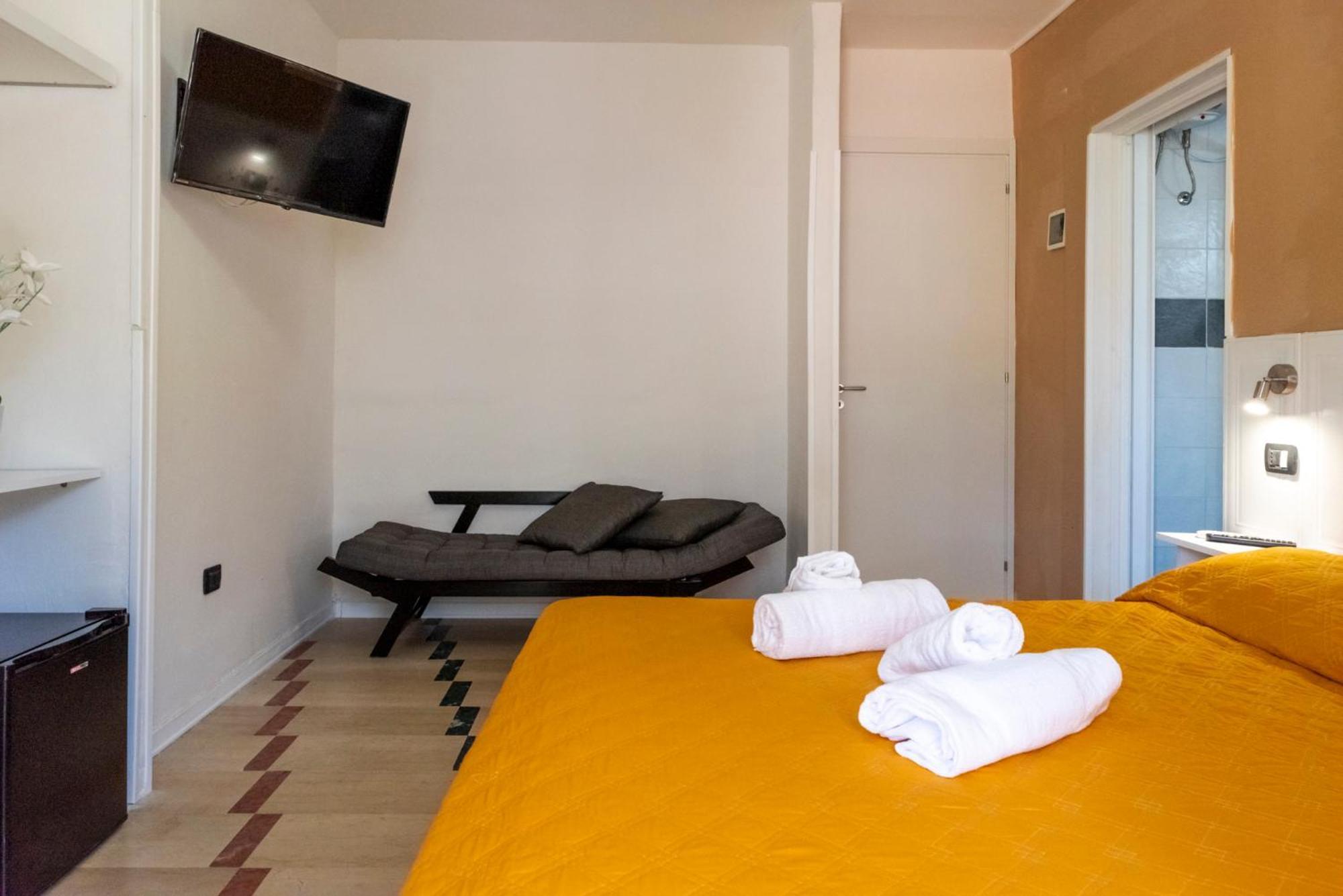 Doppelzimmer mit Balkon (2 Erwachsene + 1 Kind)