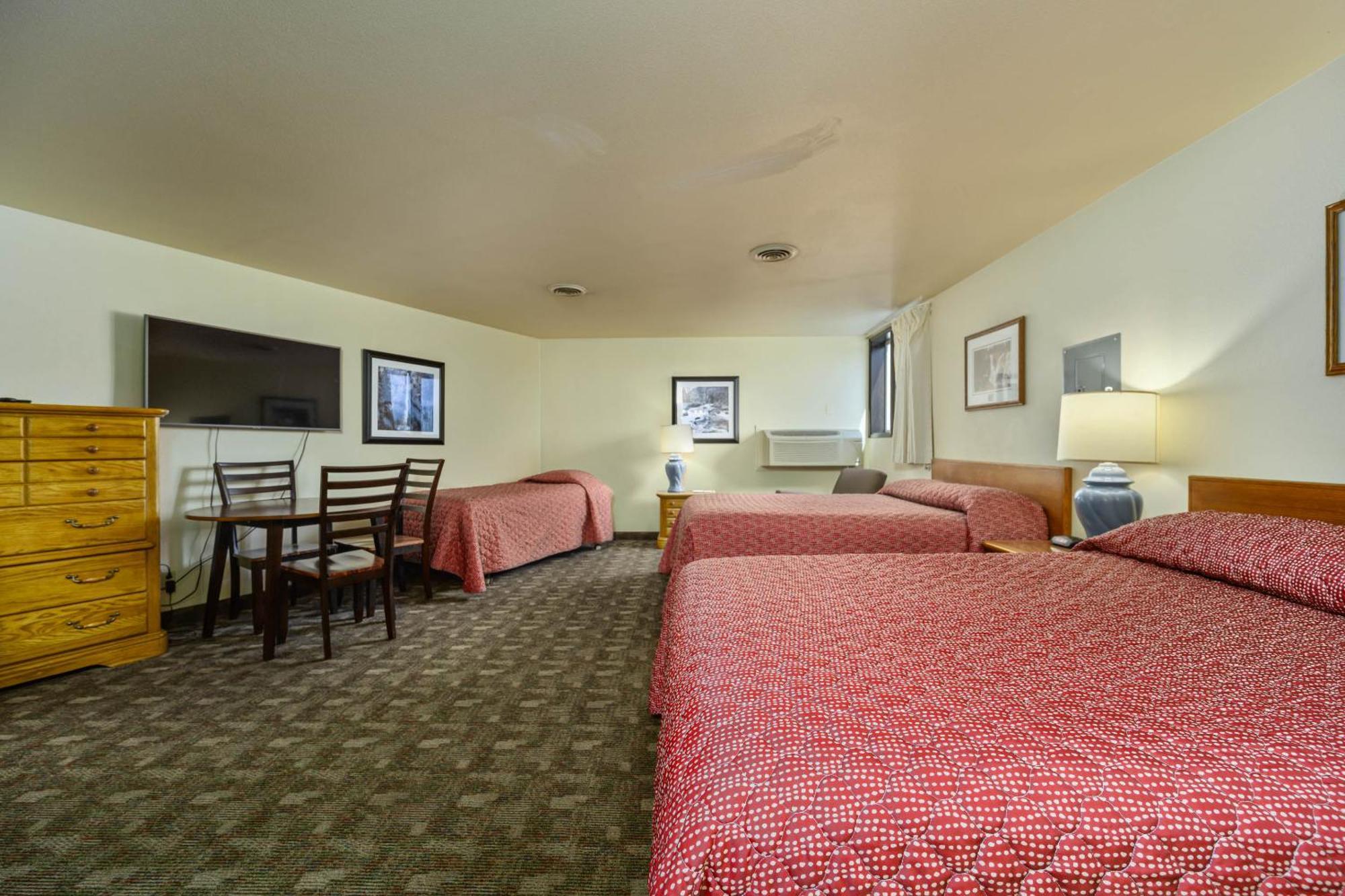 Deluxe Family Room