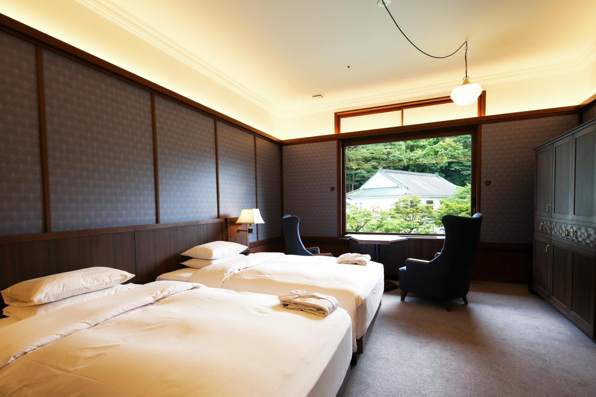 Annex Deluxe Twin Room