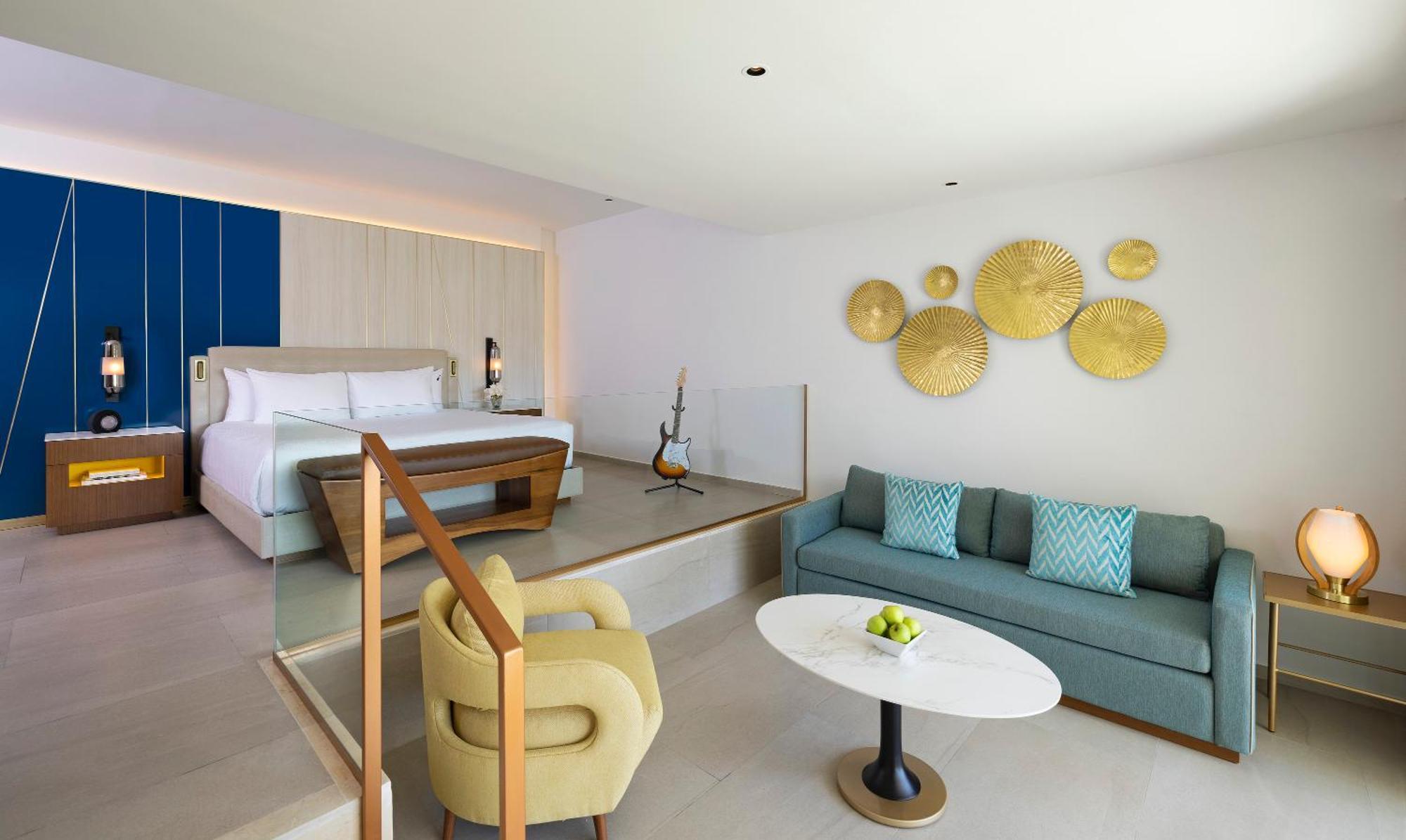 Suite Caribbean Sand mit Kingsize-Bett und Sofa