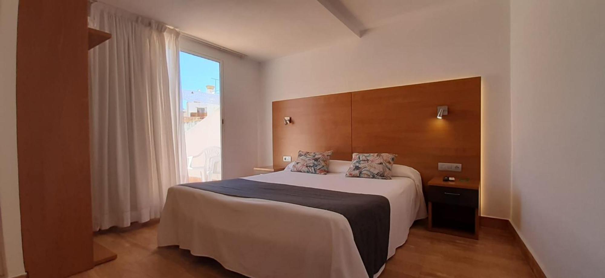 King Room with Balcony,631872663:JPEG