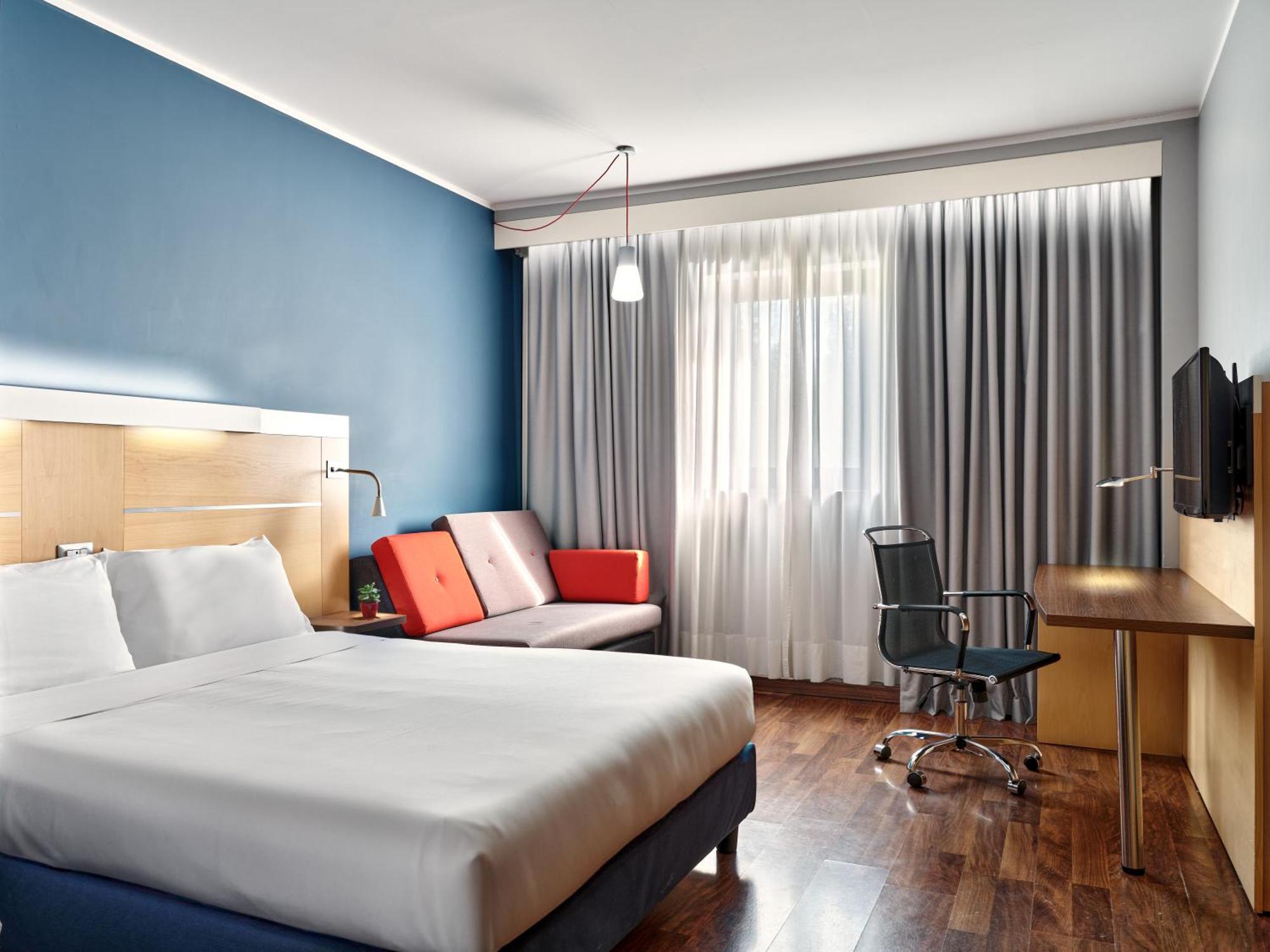 Standard Queen Room with Single Sofa Bed - Free Breakfast,1619170683:JPEG