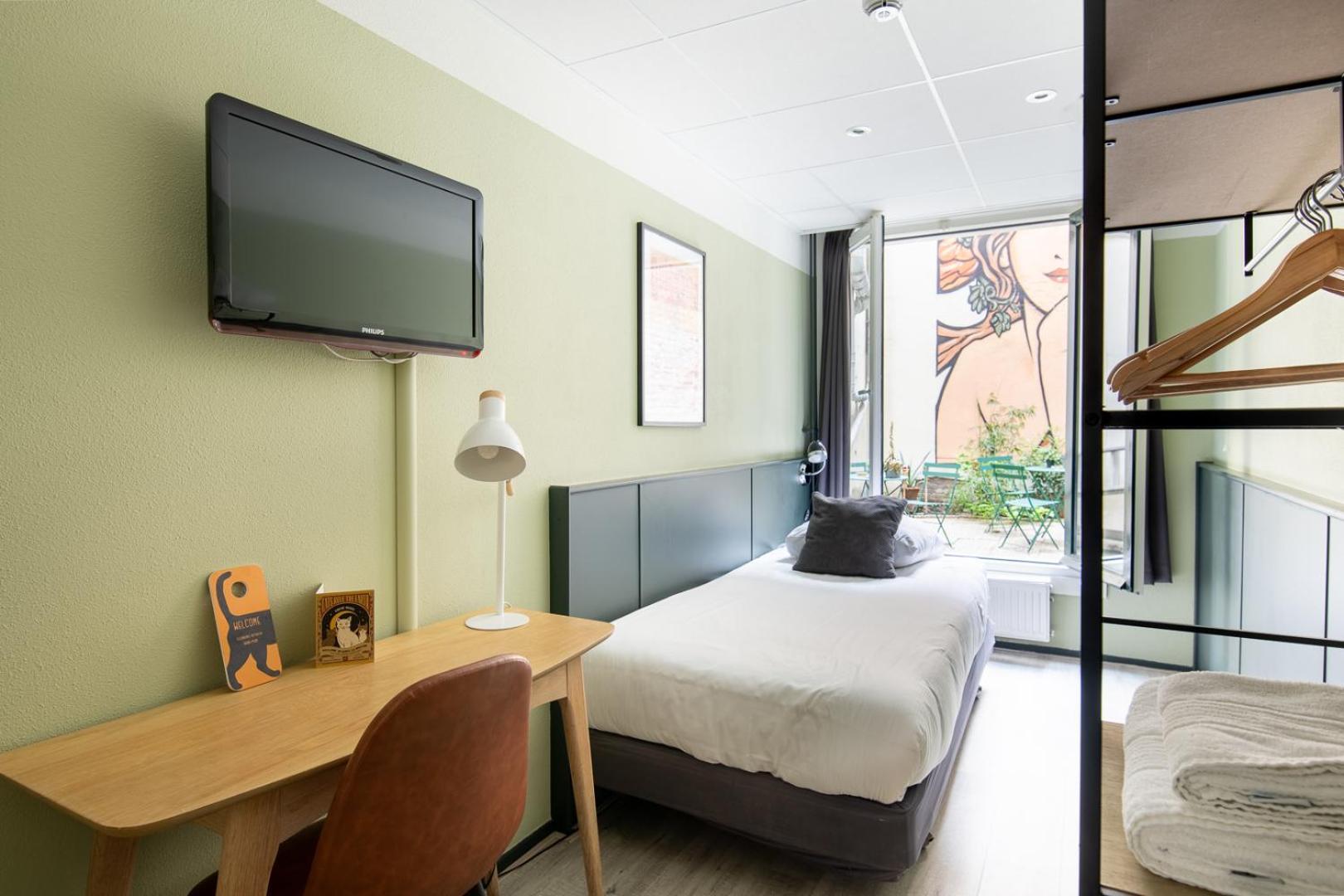 Quarto Individual com Banheiro Compartilhado