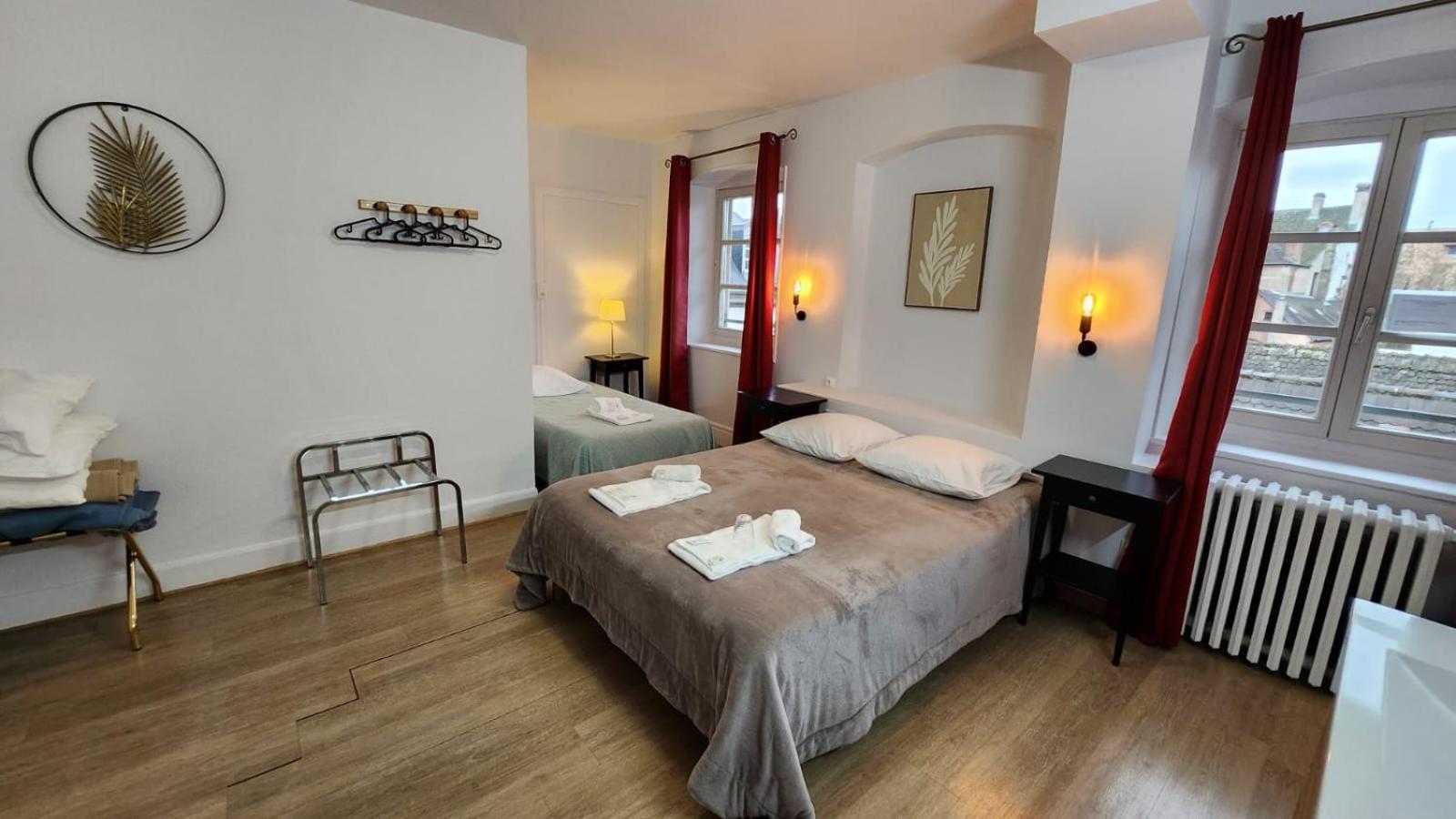 Dreibettzimmer mit Gemeinschaftsbad