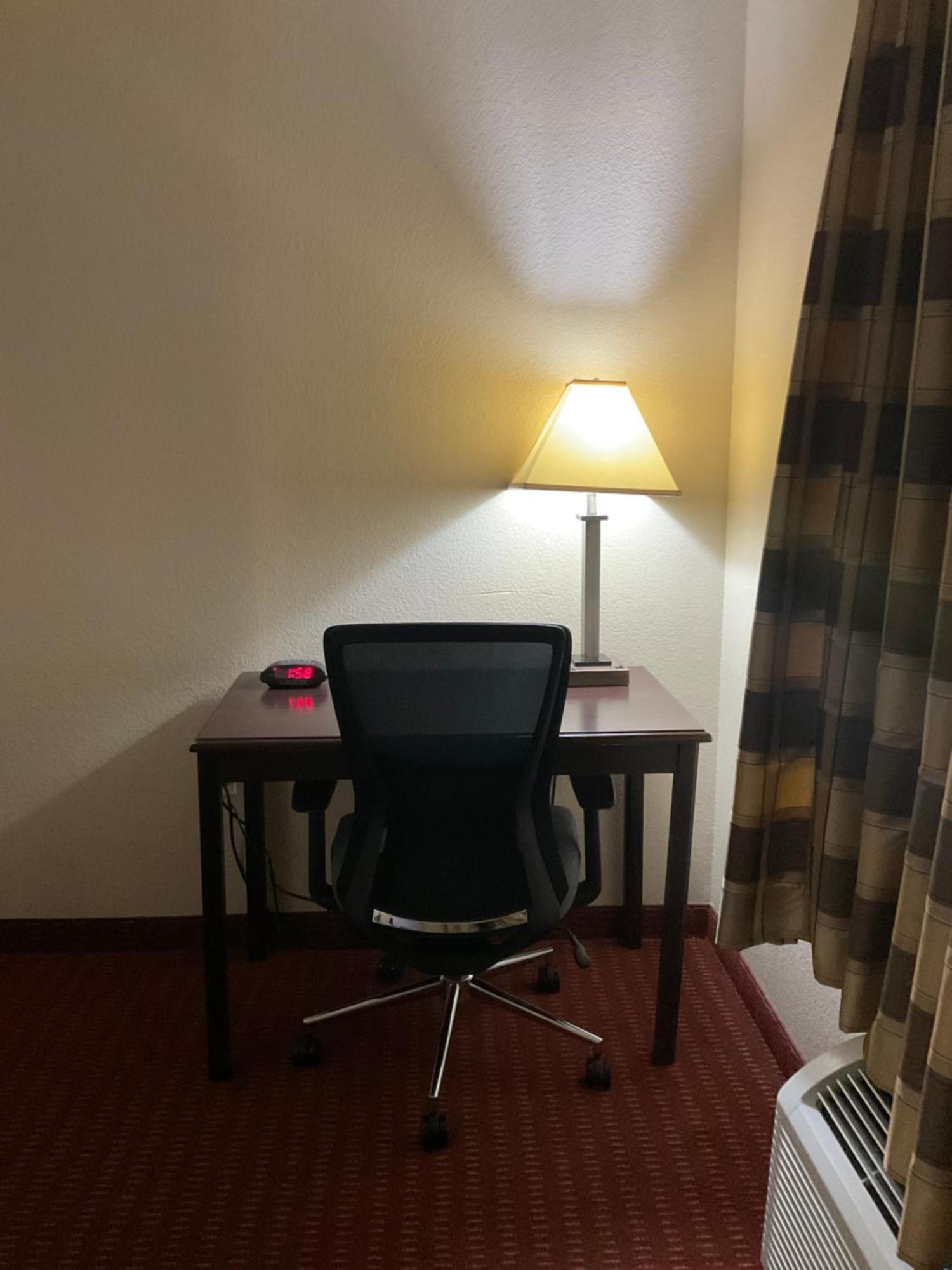 Queen Room,1633012341:JPEG