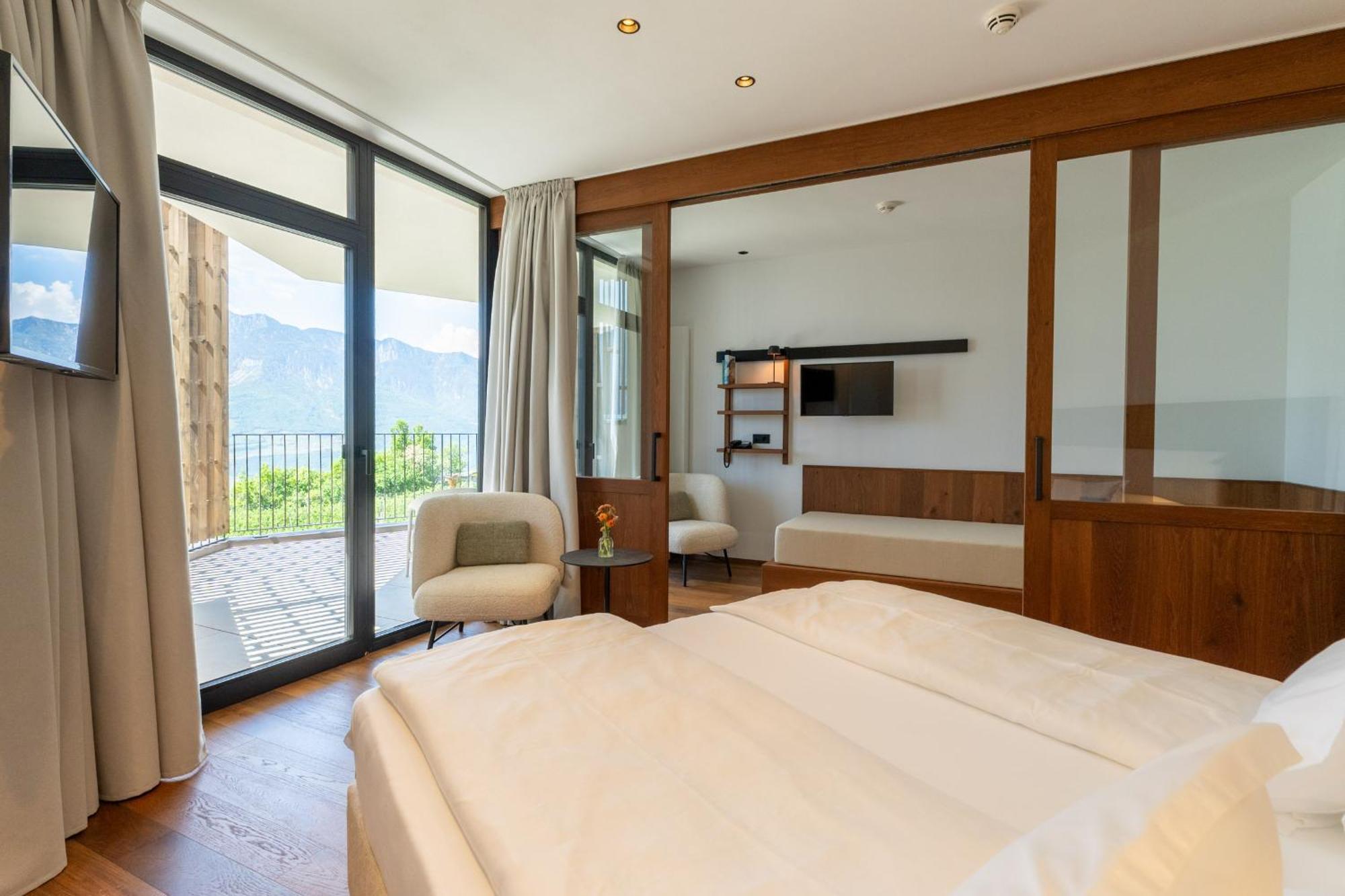 Suite Balcony,1670716960:JPEG